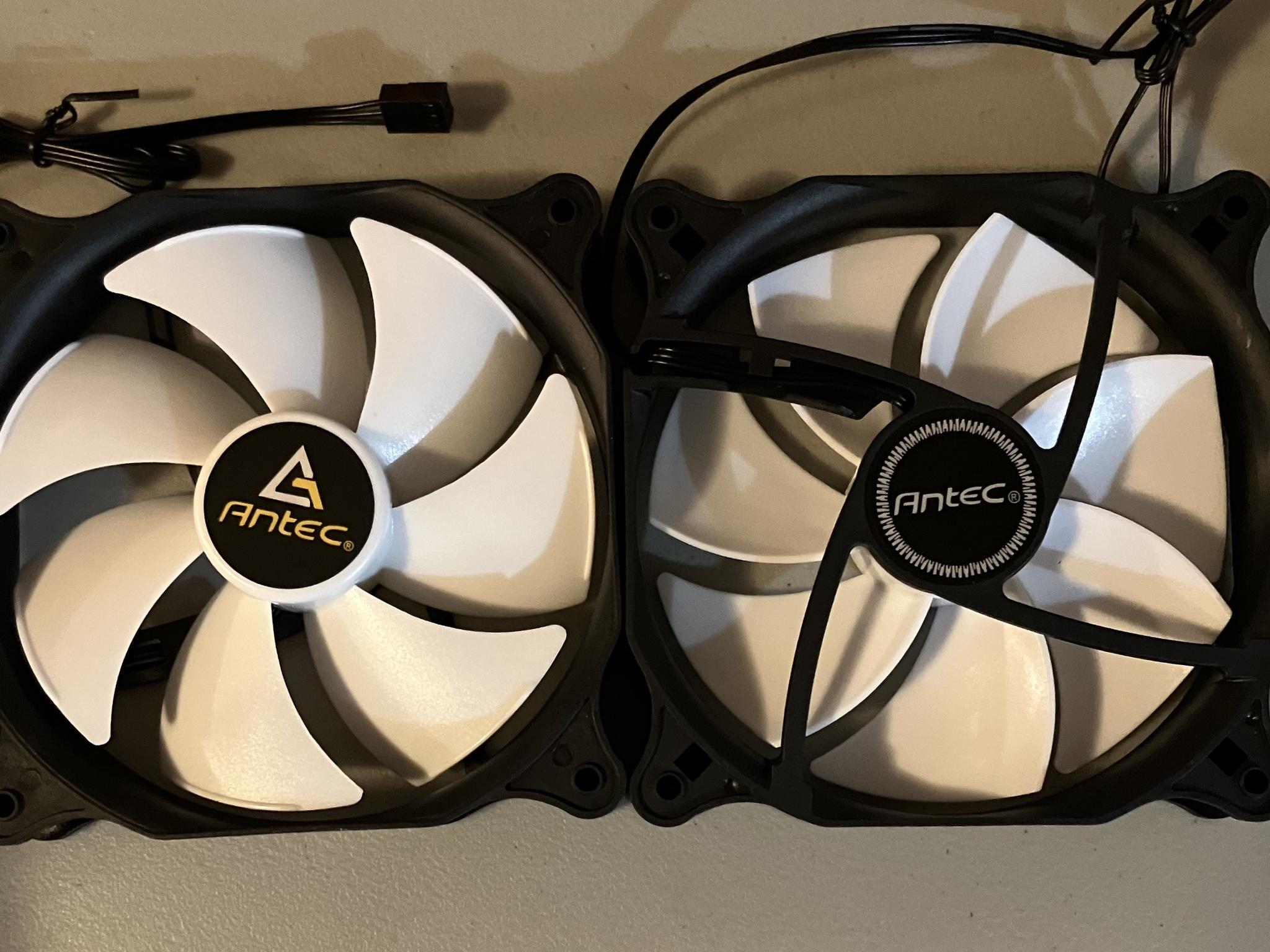4 Antec White Fans