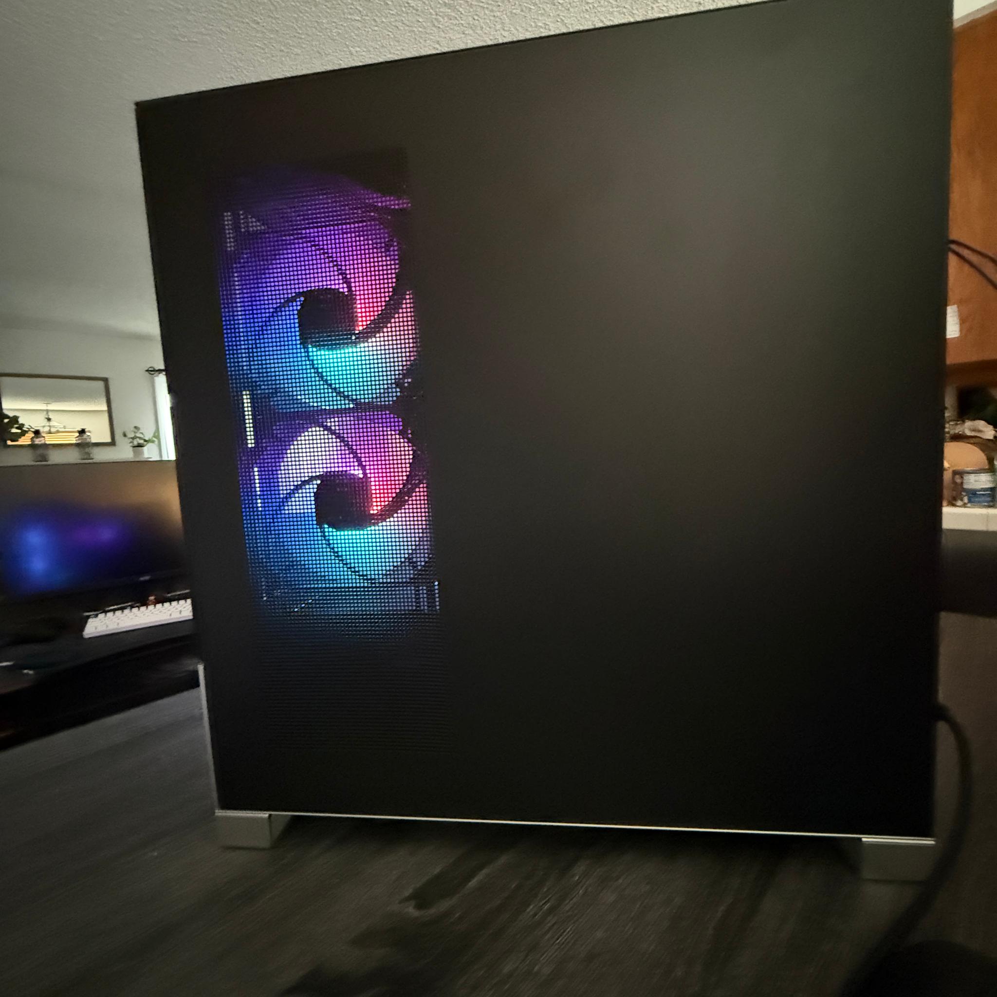 Cyberpower PC RTX 4060 Ti 8gb - Ryzen 7 8700F 4.1 GHz 16 gb DDR5 ram