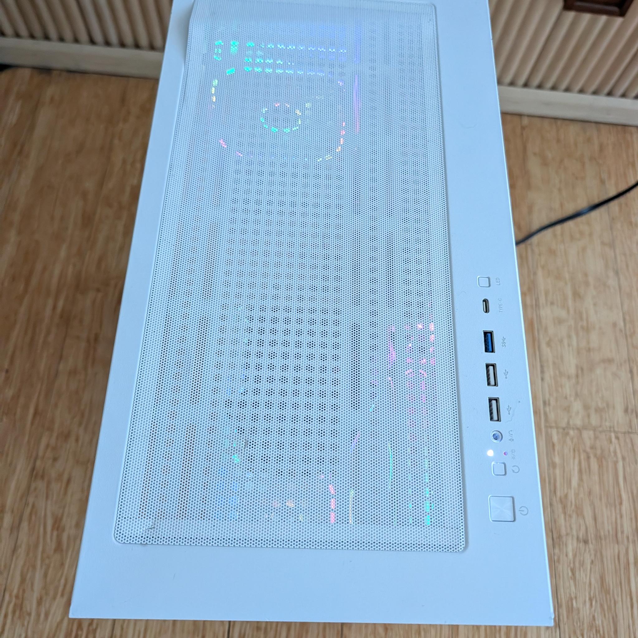Custom gaming PC | RX 570 8GB | I5 8400 | 16GB DDR4 | 512GB NVME |