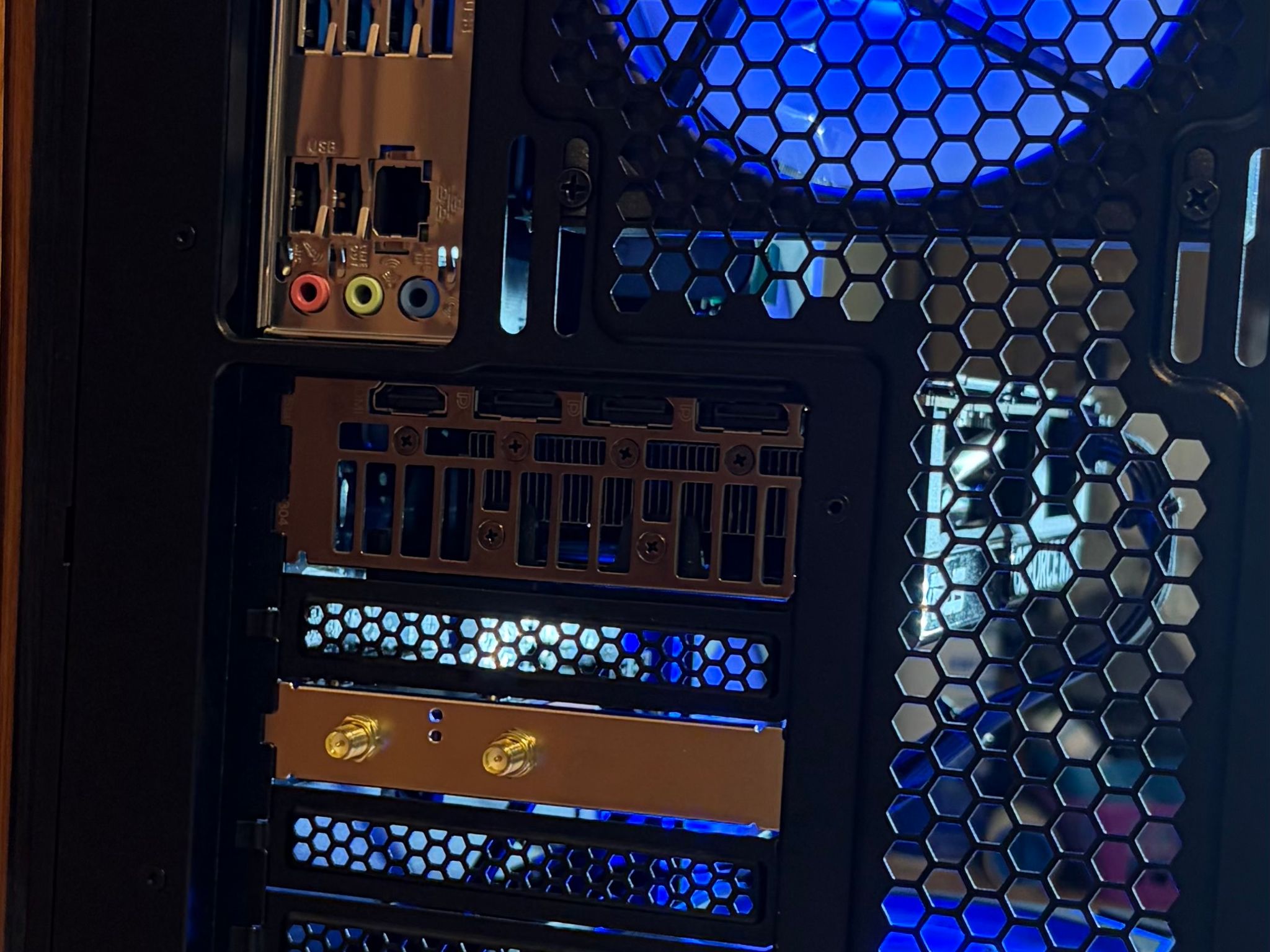 RTX 4060 TI 16GB | RYZEN 7 5700G | 32GB DDR4 |  2TB NVME | 360MM AIO