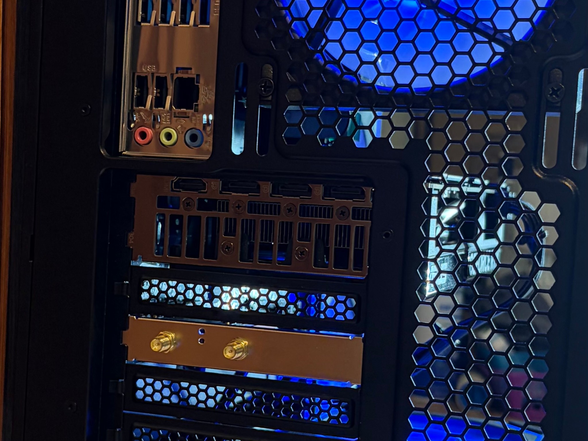 RTX 4060 TI 16GB | RYZEN 7 5700G | 32GB DDR4 |  2TB NVME | 360MM AIO