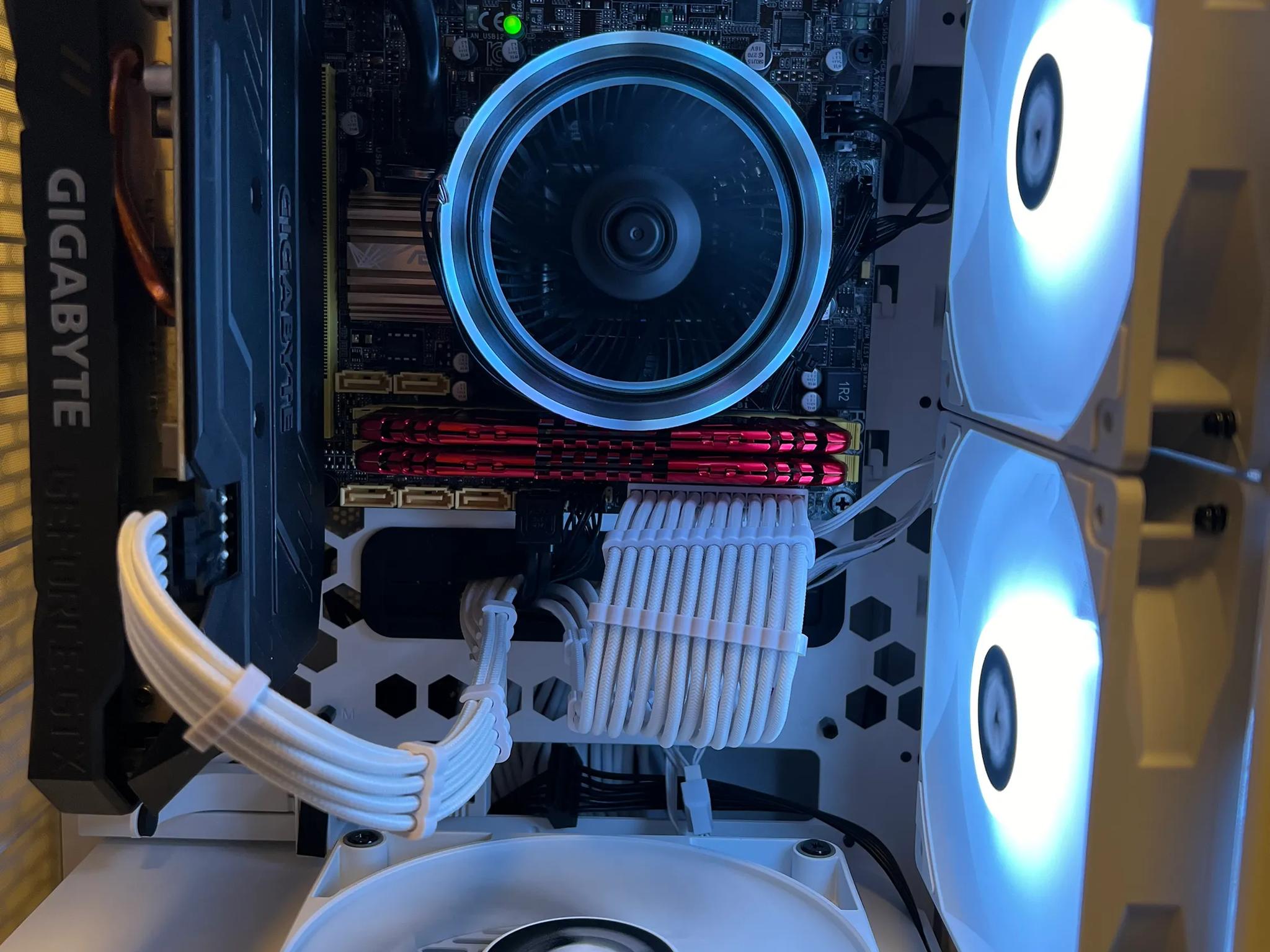 🧊Ice Tower🧊 | Mini PC | GTX 1660TI | Intel Xeon (= Core i7 4770K) | 16GB RAM | 1TB SSD