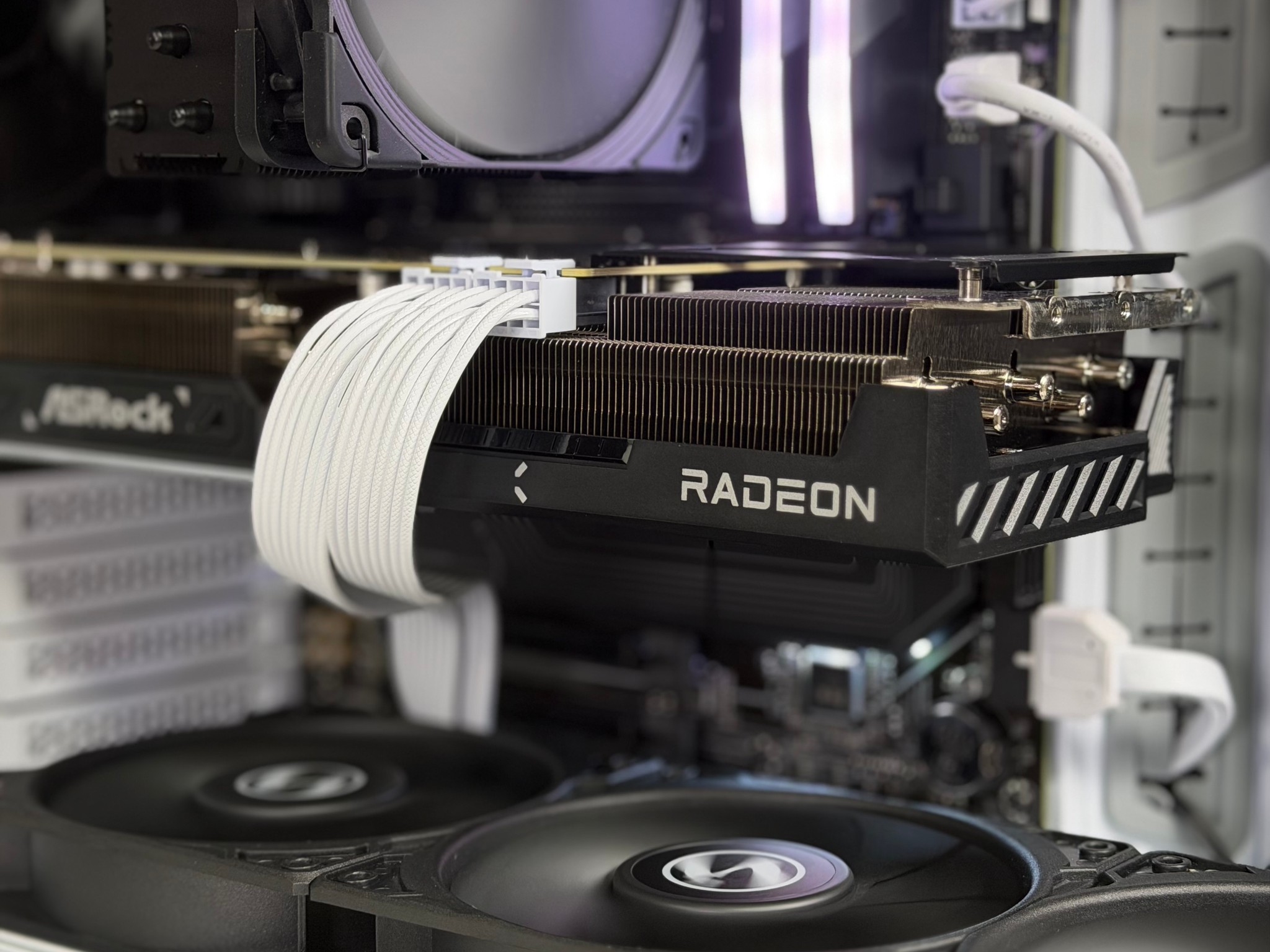 🐼 RX 9070 XT • Ryzen 7 9800X3D • 32GB DDR5 • 2TB NVMe