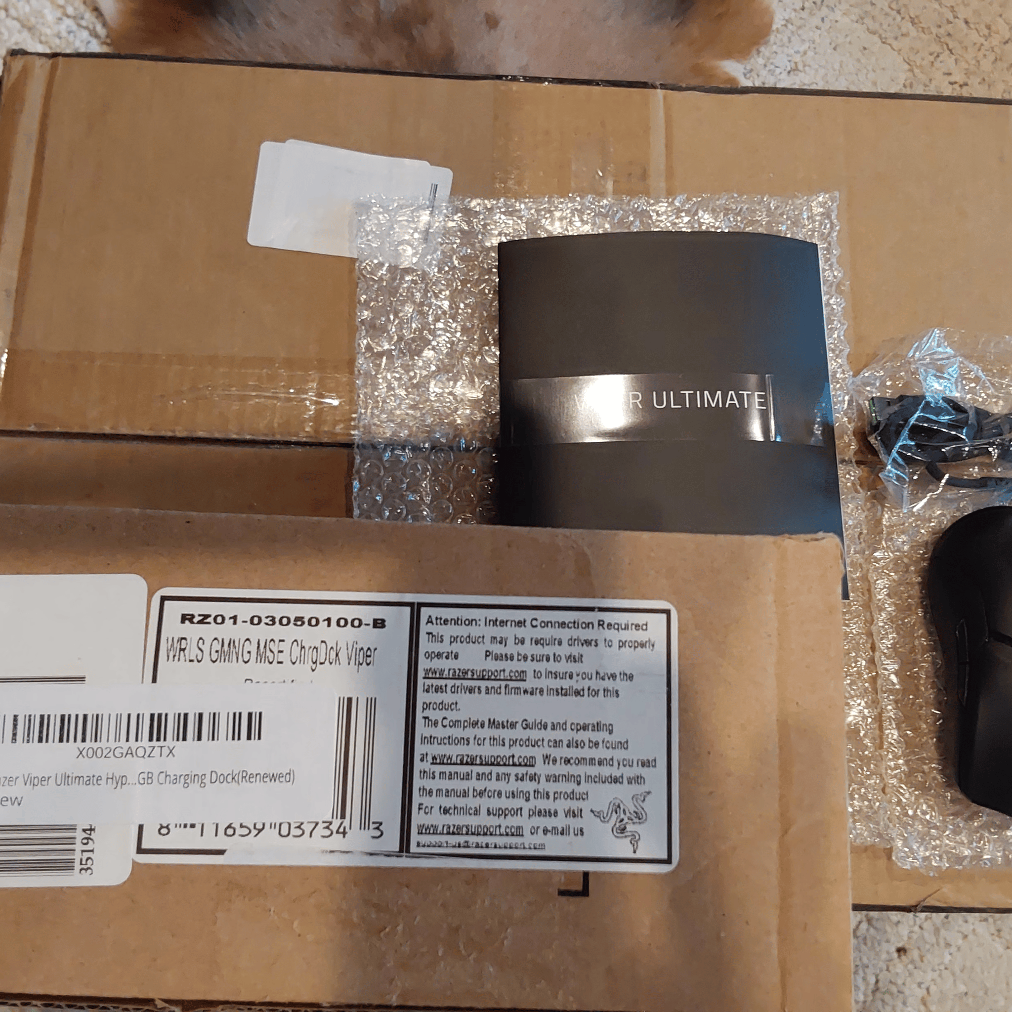 Razer Viper Ultimate Hyperspeed Lightweight Wireless Gaming Mouse with RGB Charging Dock (Renewed)