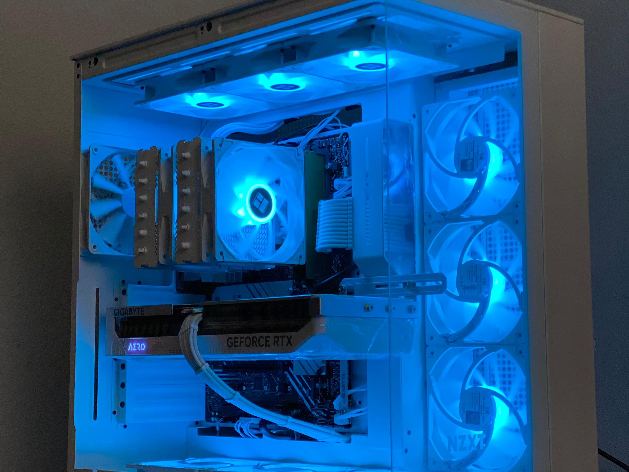 Manganese III 12600k RTX 4070 Ti 2 TB NVME 32GB DDR4