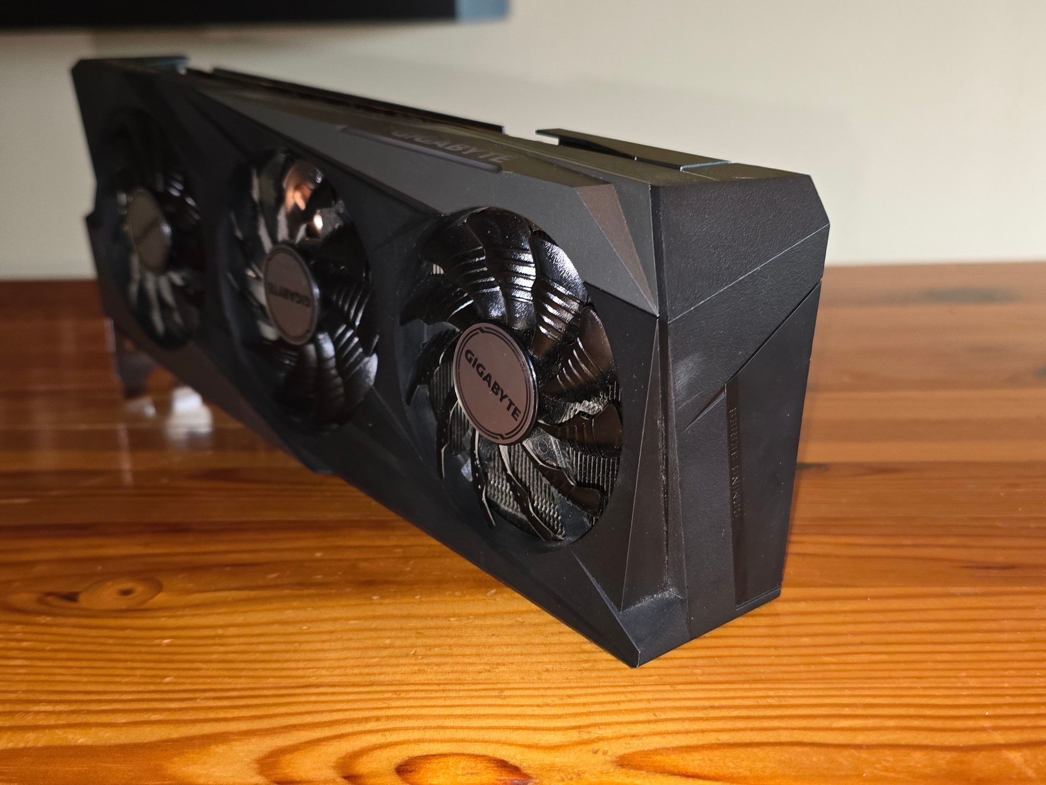 Refurbished GIGABYTE RX 7600