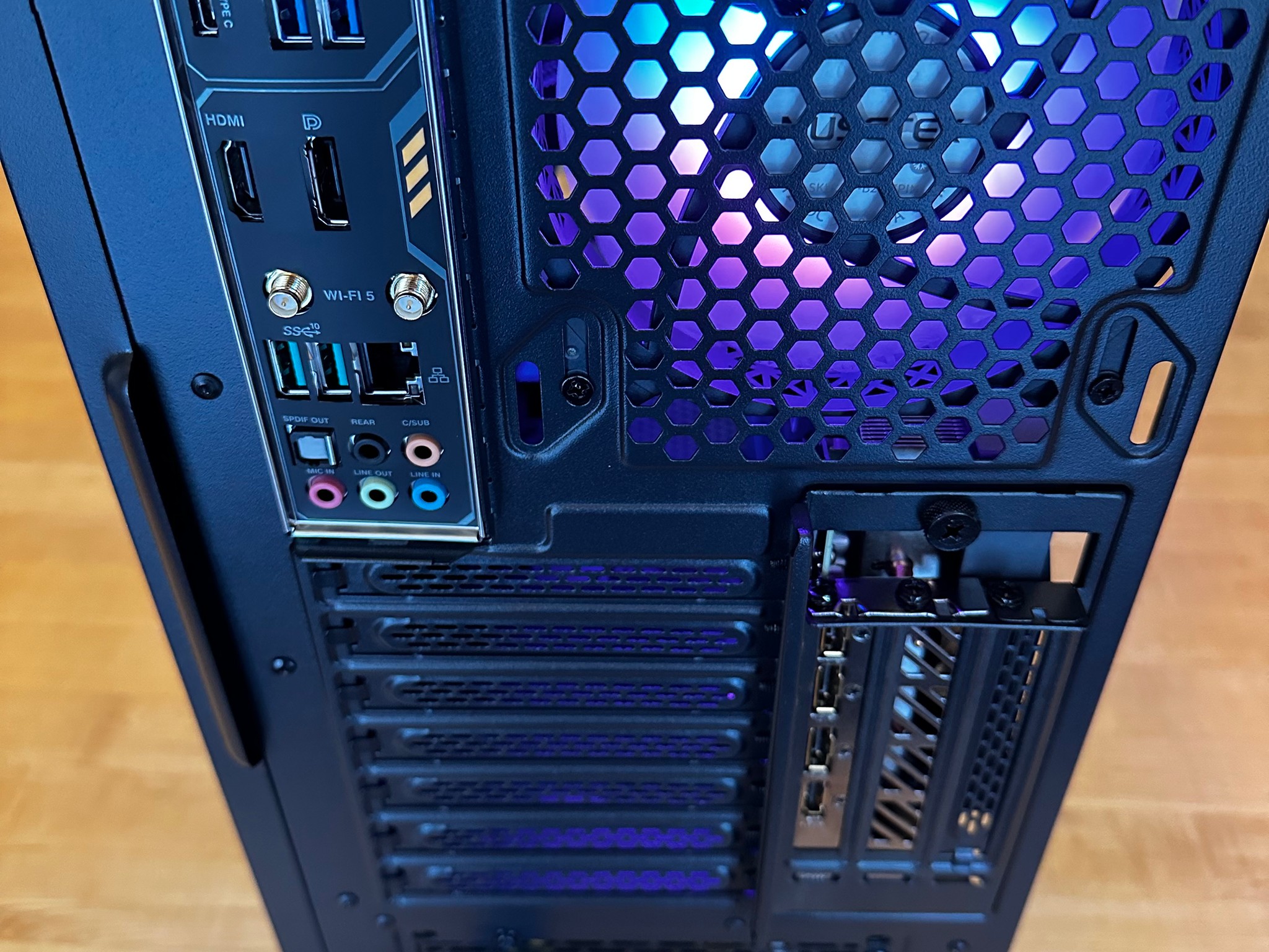 🫨🖤²|RTX 4070 ti, Ryzen 7 5800x, 32gb DDR4, 2tb SSD WiFi Equipped AIO Cooled Gaming PC!