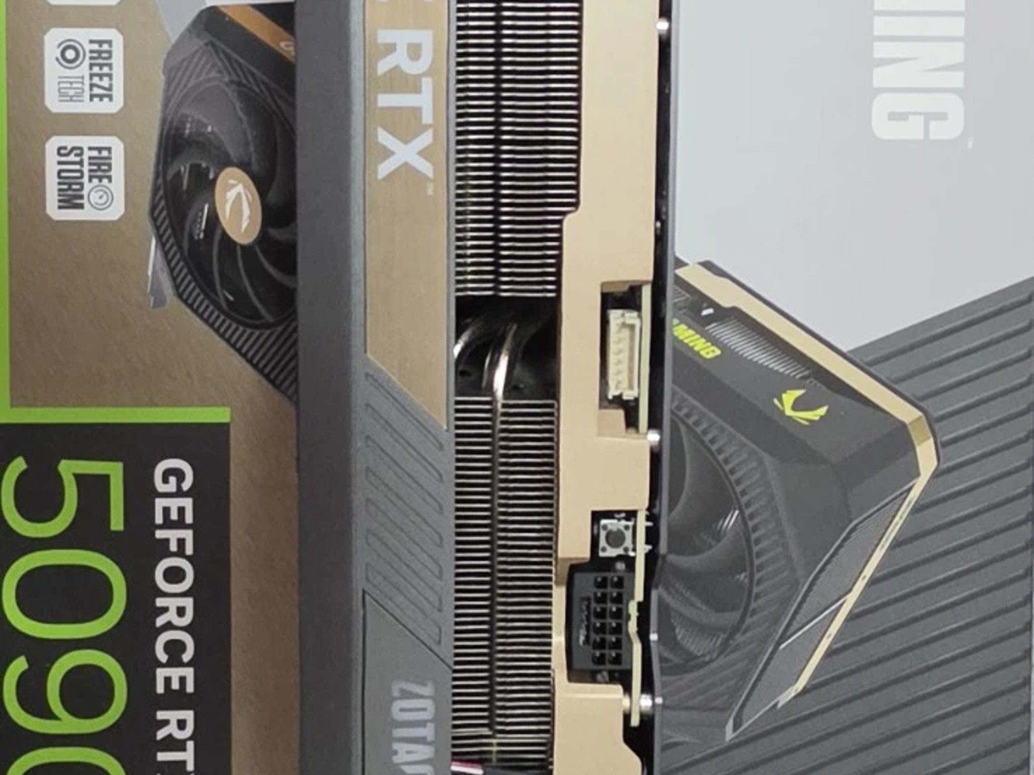 ZOTAC GAMING GeForce RTX 5090 SOLID OC
