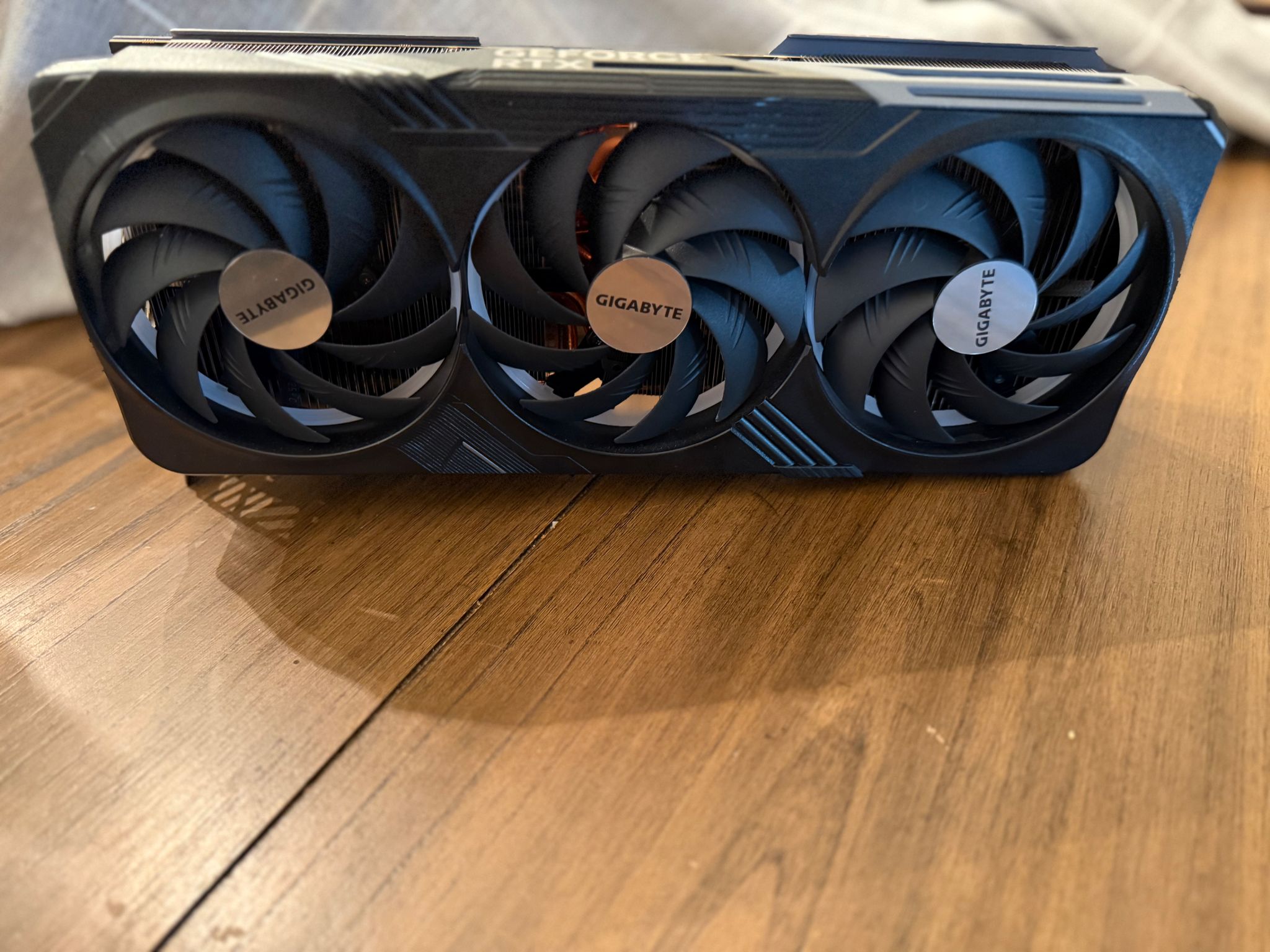 GIGABYTE Gaming GeForce RTX 4090 24GB GDDR6X