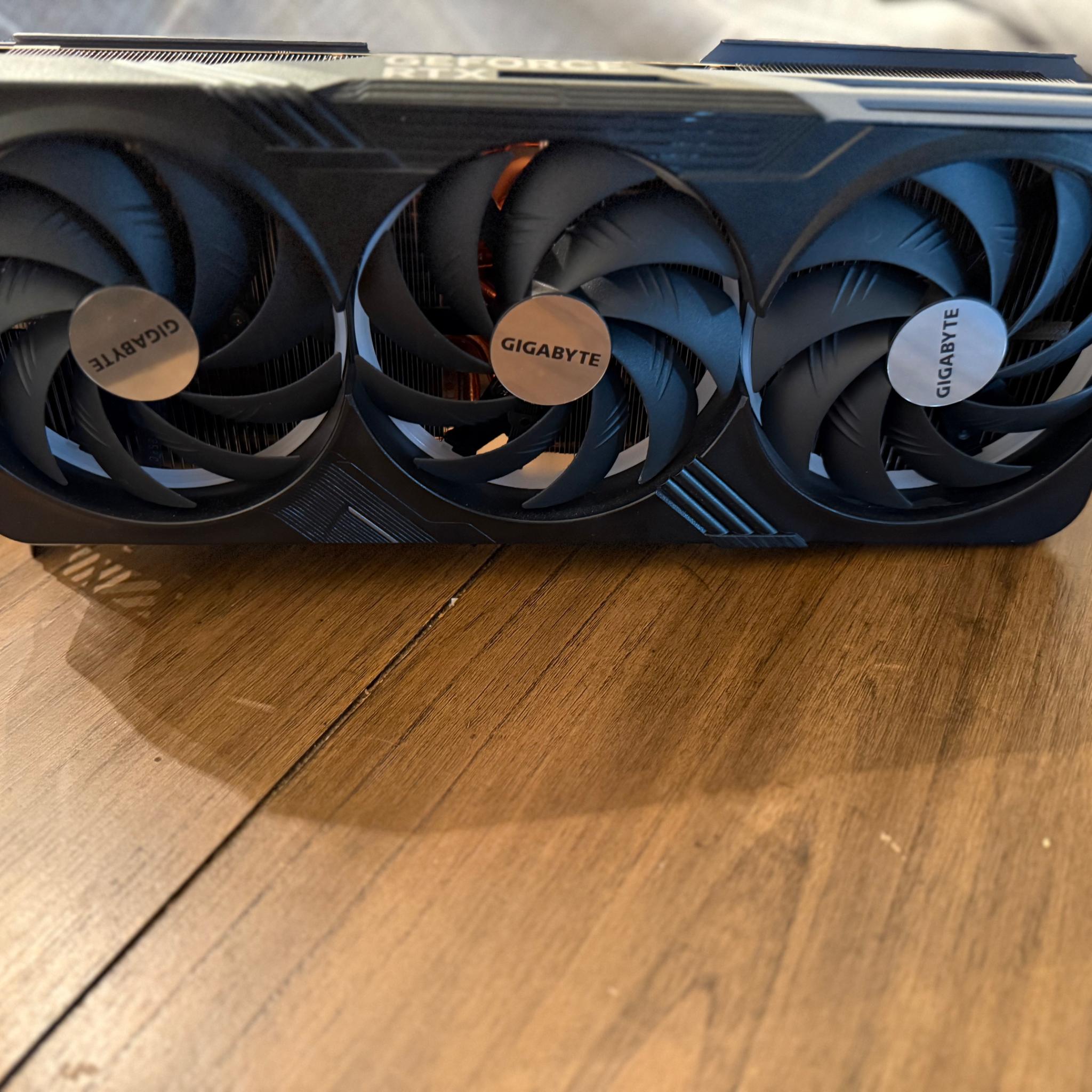 GIGABYTE Gaming GeForce RTX 4090 24GB GDDR6X
