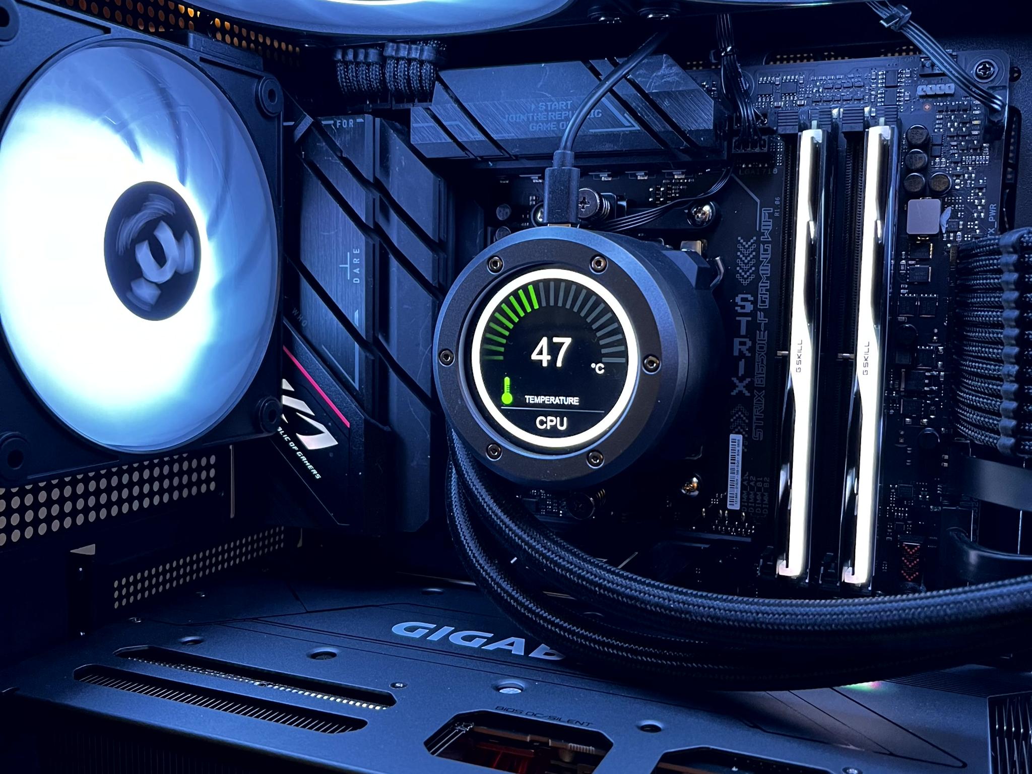 "THE CUBE" - RTX 4080 SUPER OC | Ryzen 7 7800X3D | 32GB CL 32 @6400 MT/s | 4TB | 1000W Platinum