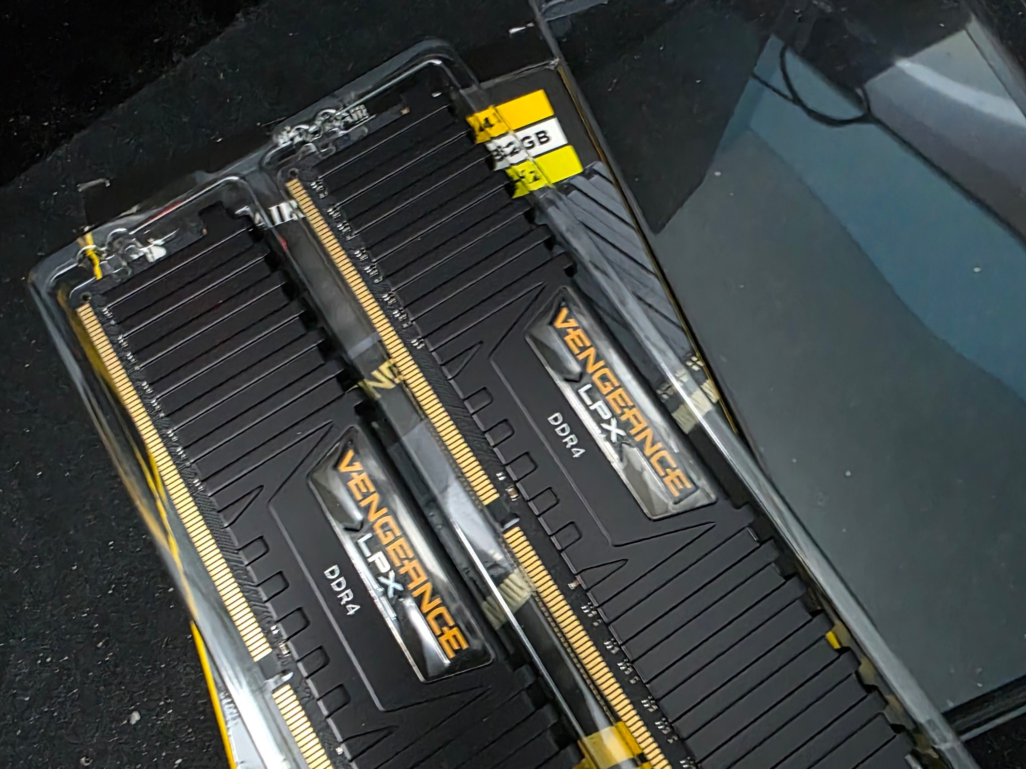 Corsair Vengeance LPX ddr 4 3600 32 gigs