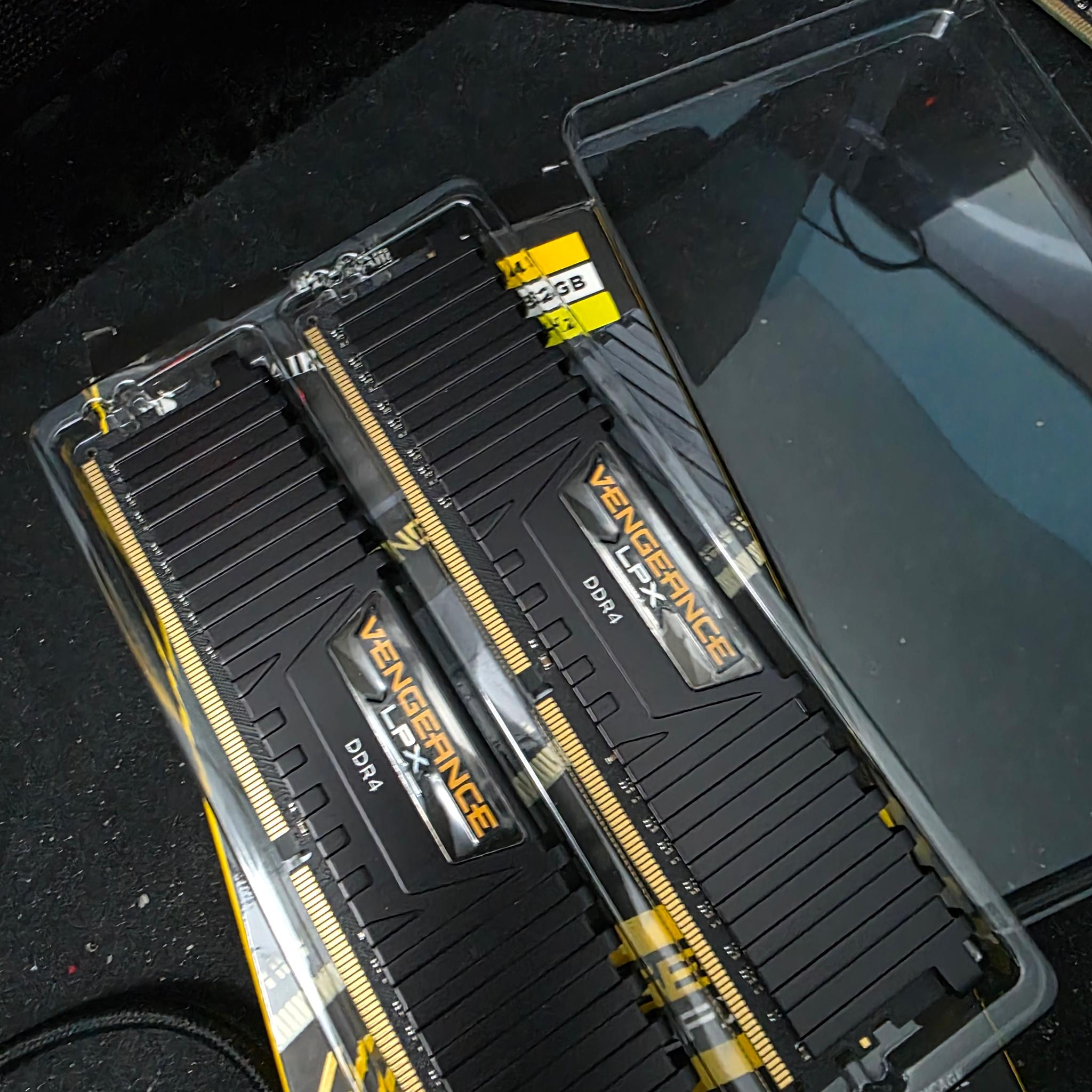Corsair Vengeance LPX ddr 4 3600 32 gigs