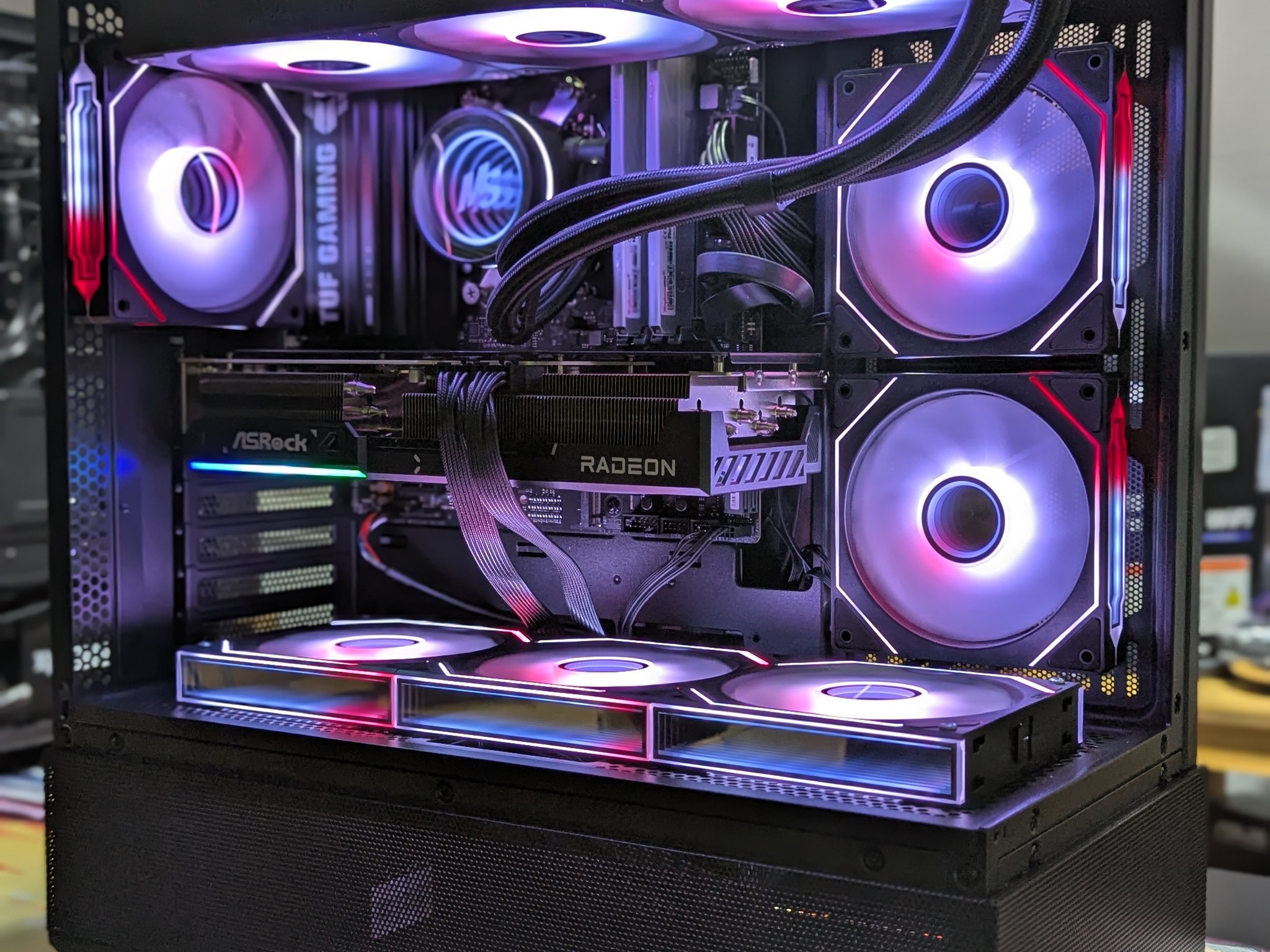 AMD Ryzen 7 9800X3D|AMD Radeon RX 9070 XT|32 GB DDR5 6000|2.5 TB NVME SSD M.2|Windows 11 PRO Active