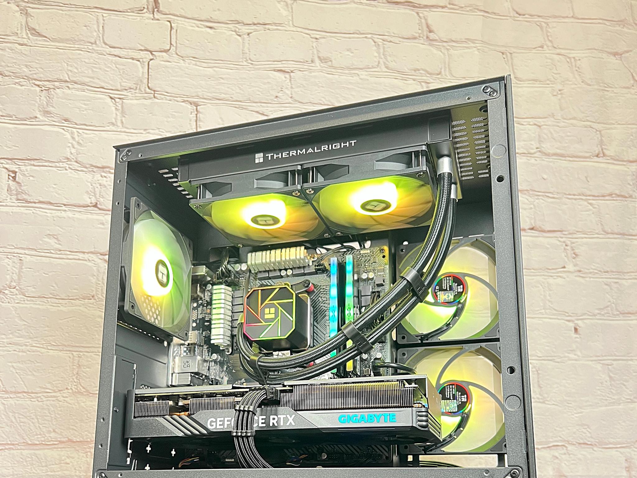 RTX 4070 Ryzen 5 5600X 16GB RAM 1TB M.2 Win 11 Gaming PC