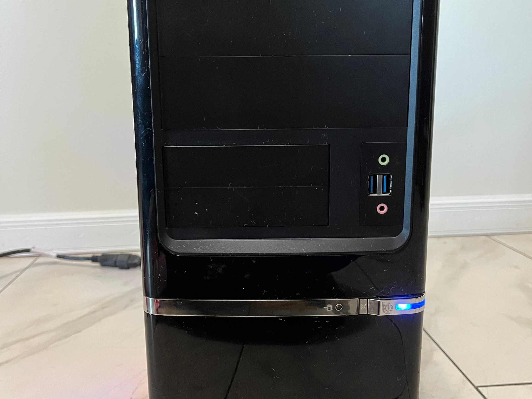 NVIDIA RTX 3070 Ti, Intel Core i7-10700, 16GB RAM, 1TB SSD -High FPS Sleeper Gaming PC w/ Wi-Fi & BT