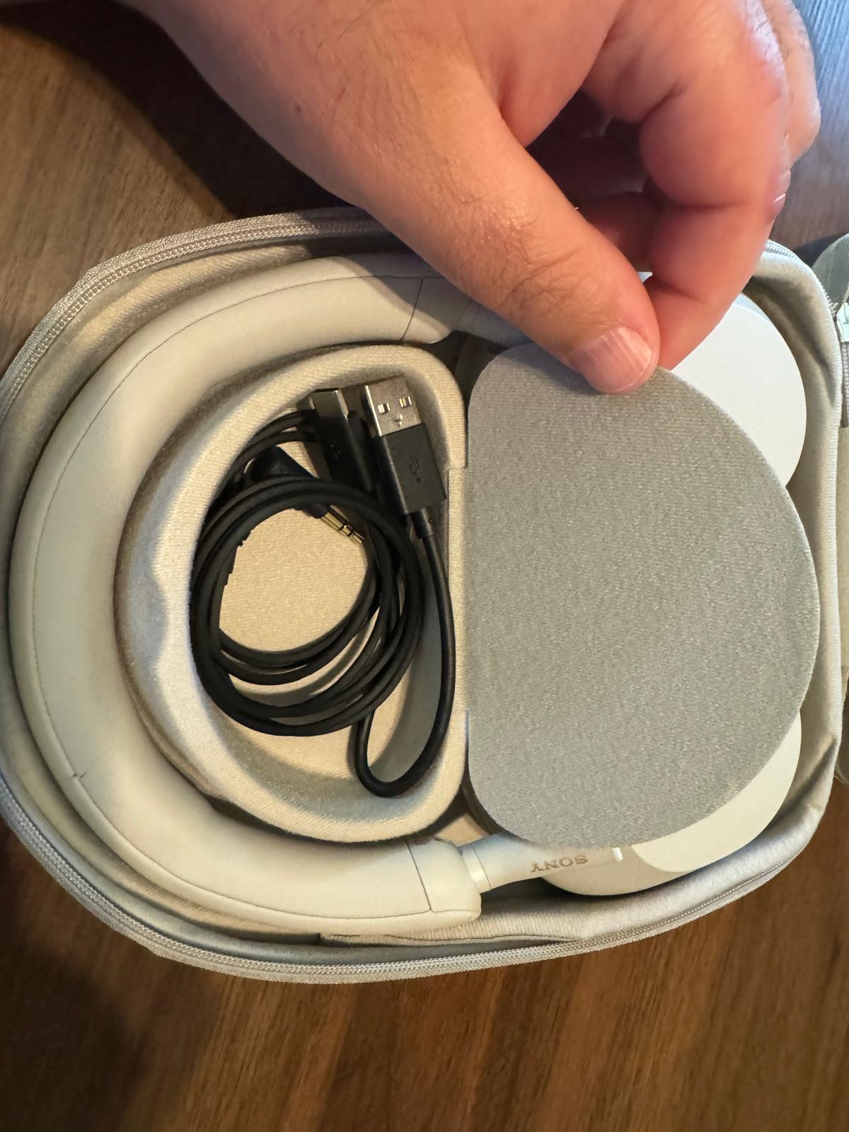 Sony headphones wh-1000xm5