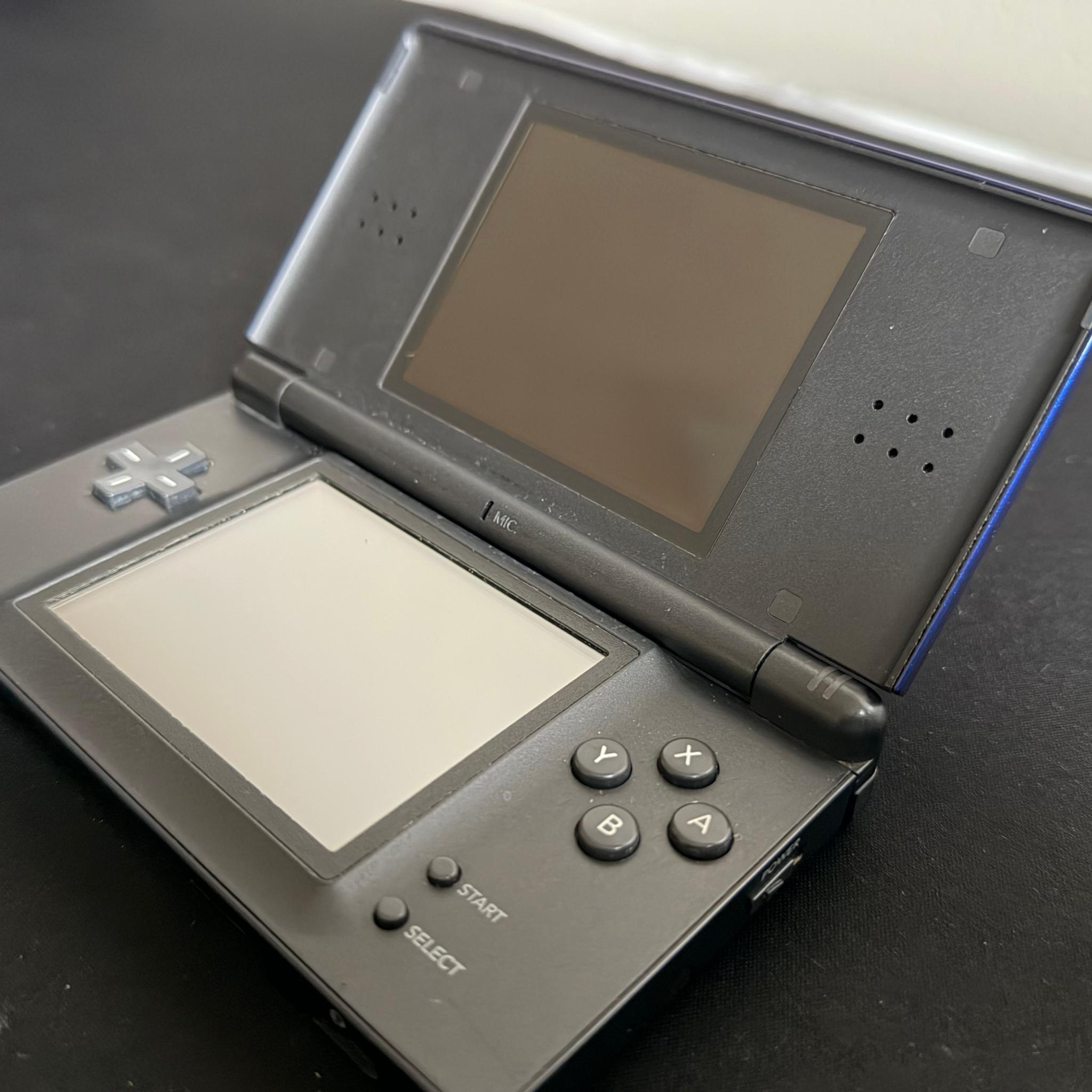 Nintendo DS Lite Handheld System - Blue Cobalt/Black - W/ Stylus & Charger