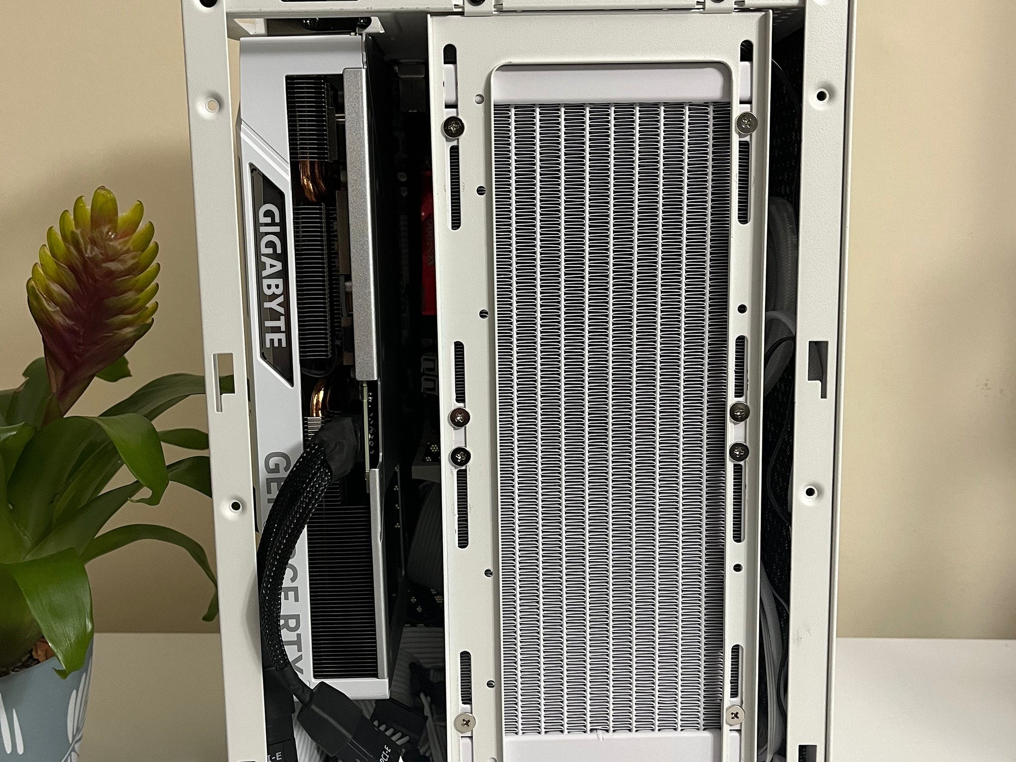 BREAD BOX | RTX 4070 Super 12GB | i5 14600KF | 1TB Gen4 NVMe | 32GB DDR4