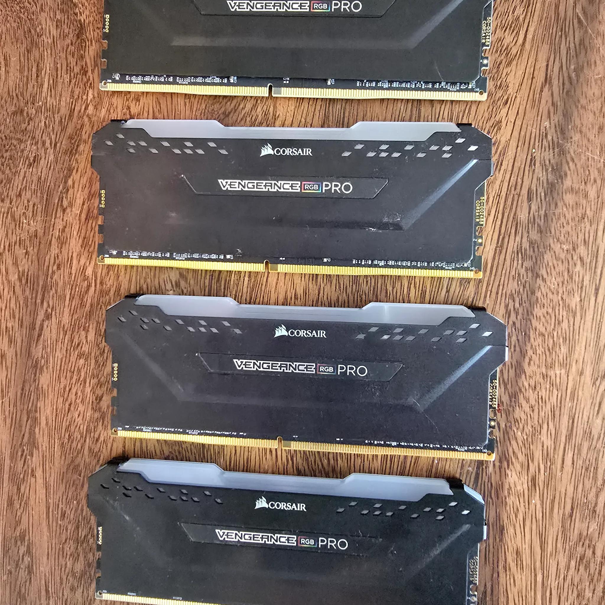 Corsair CMW64GX4M4C3200C16 Vengeance Pro 64GB DDR4 3200MHz RAM