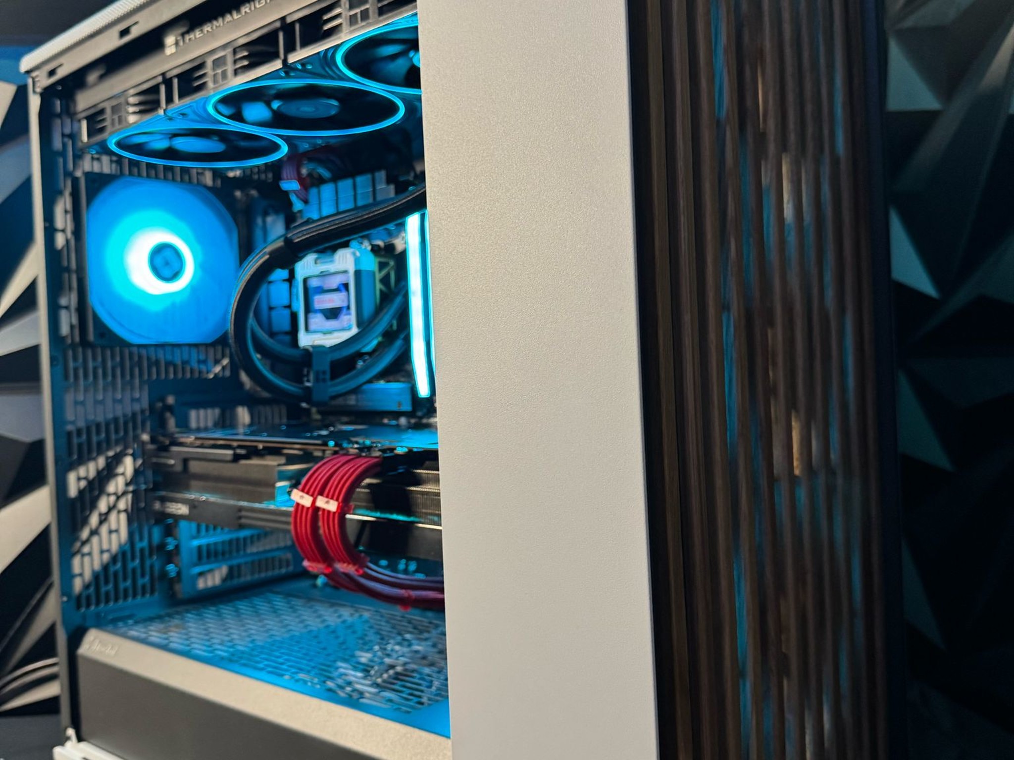 🪵 Big Woody 🪵 Ryzen 9900X| 7900XTX 24 GB| 32 GB DDR5 6000Mhz|3.25 TB NVMe|