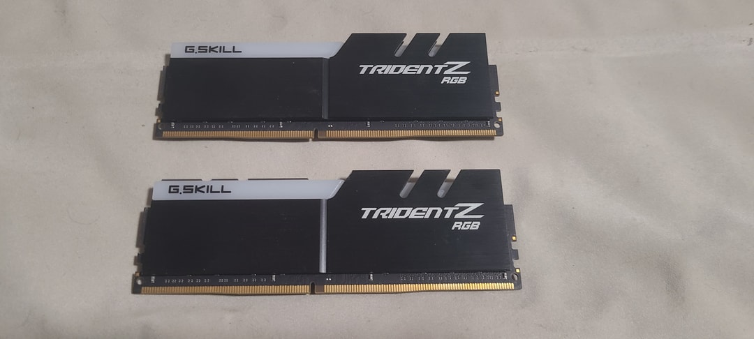 G.SKILL RGB メモリー　DDR4-3200 8GB2枚セット合16GB G.SKILL Trident Z RGB Series DDR4 RAM (XMP) 16GB (2x8GB) 3200MT/s