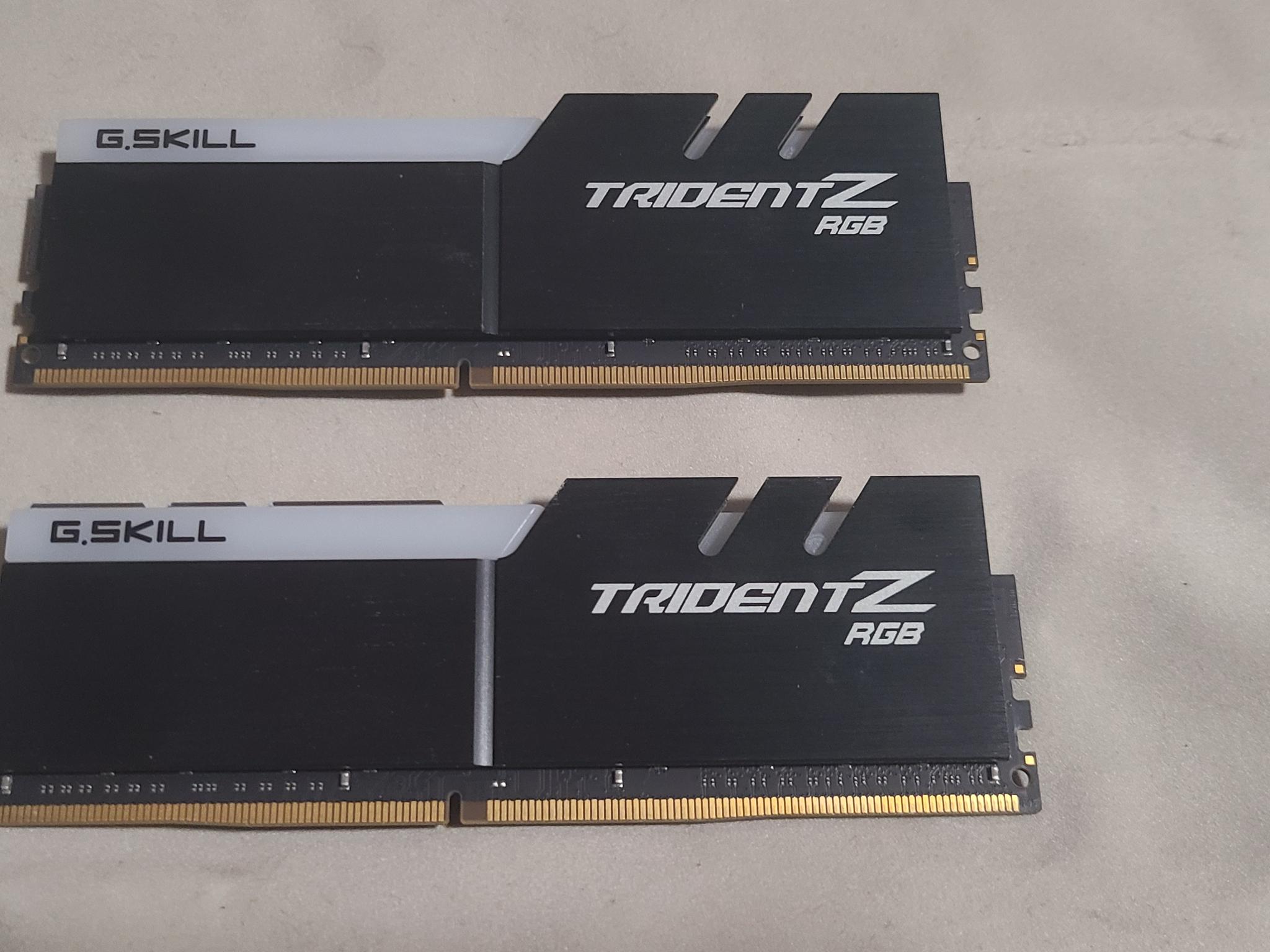 G.Skill Trident Z RGB 32 GB (2 x 16 GB) DDR4-3200 CL16 Memory