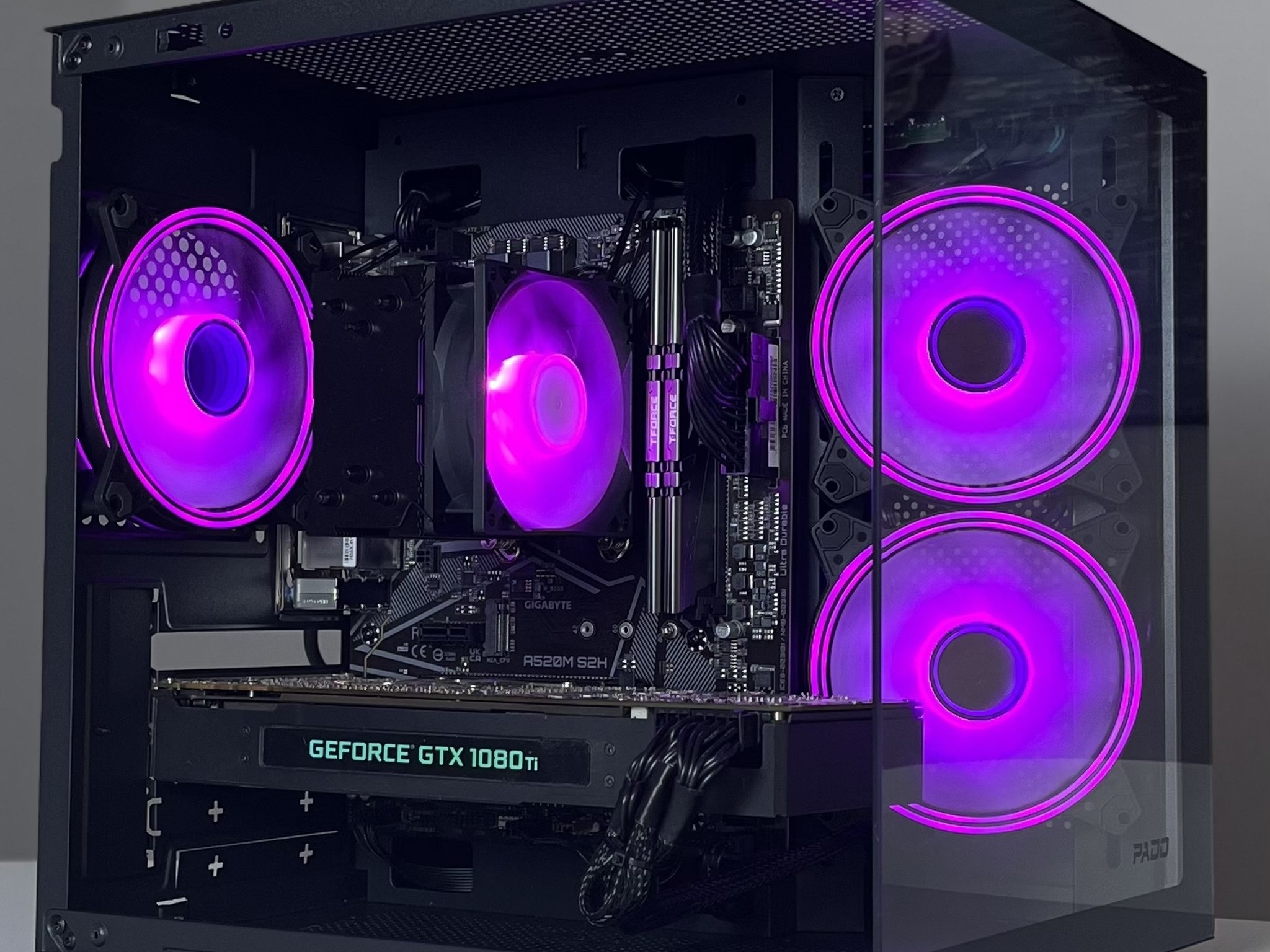 ▪️CLEAN LOOKING▪️💰 MAX PERFORMANCE 💰🟥RYZEN 5 5500🟥🟩 GTX 1080TI 🟩 GAMING PC