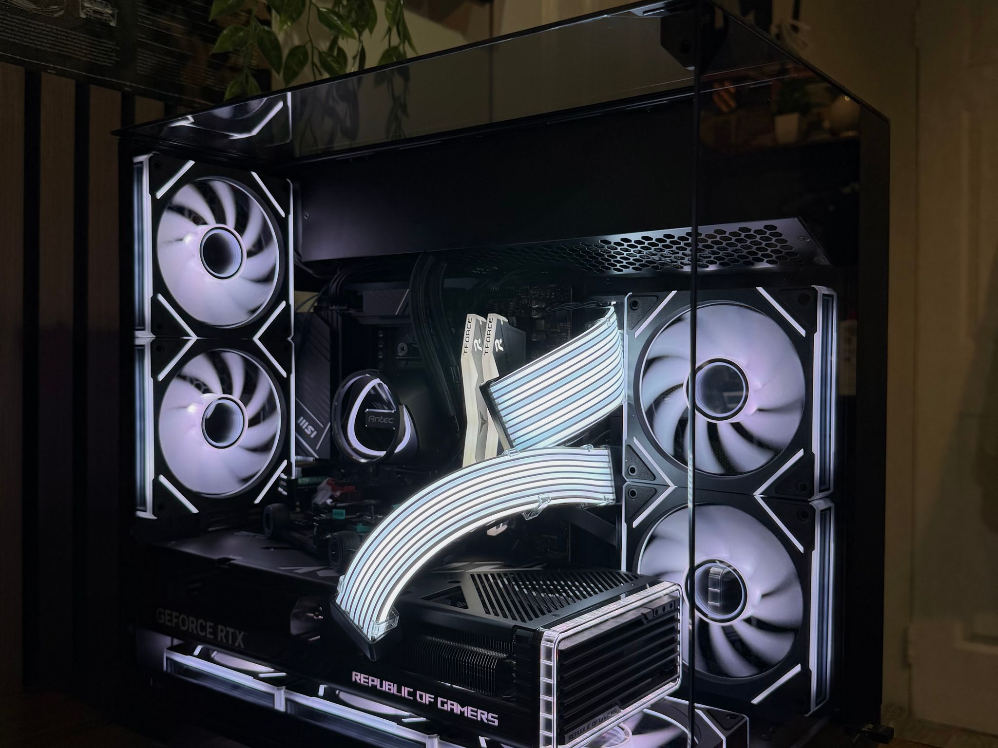 🔥 High-End Gaming PC – RTX 4070 Super | Ryzen 5 9600X | 32GB DDR5 + 1TB NVMe 🔥