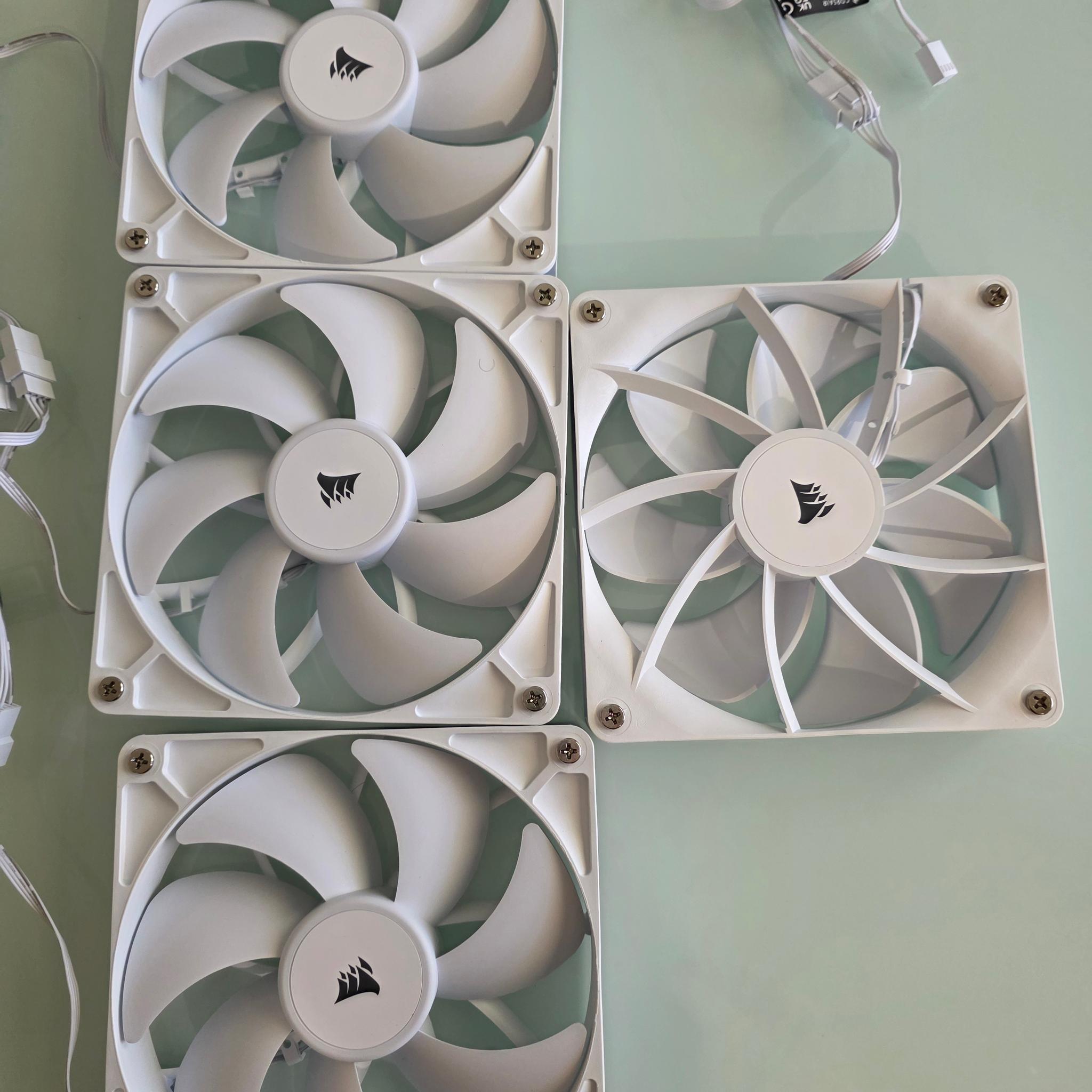 Corsair Non-RGB 140mm PWM Case Fans (4-Pack)