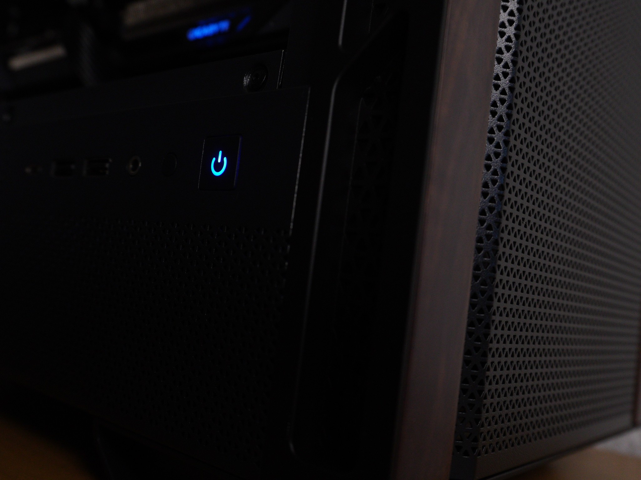 Ghost Byte | RTX 5060 TI 8G | RYZEN 5 5500 | 16GB DDR4 | 512GB SSD | WINDOWS 11 PRO + WIFI BLUETOOTH