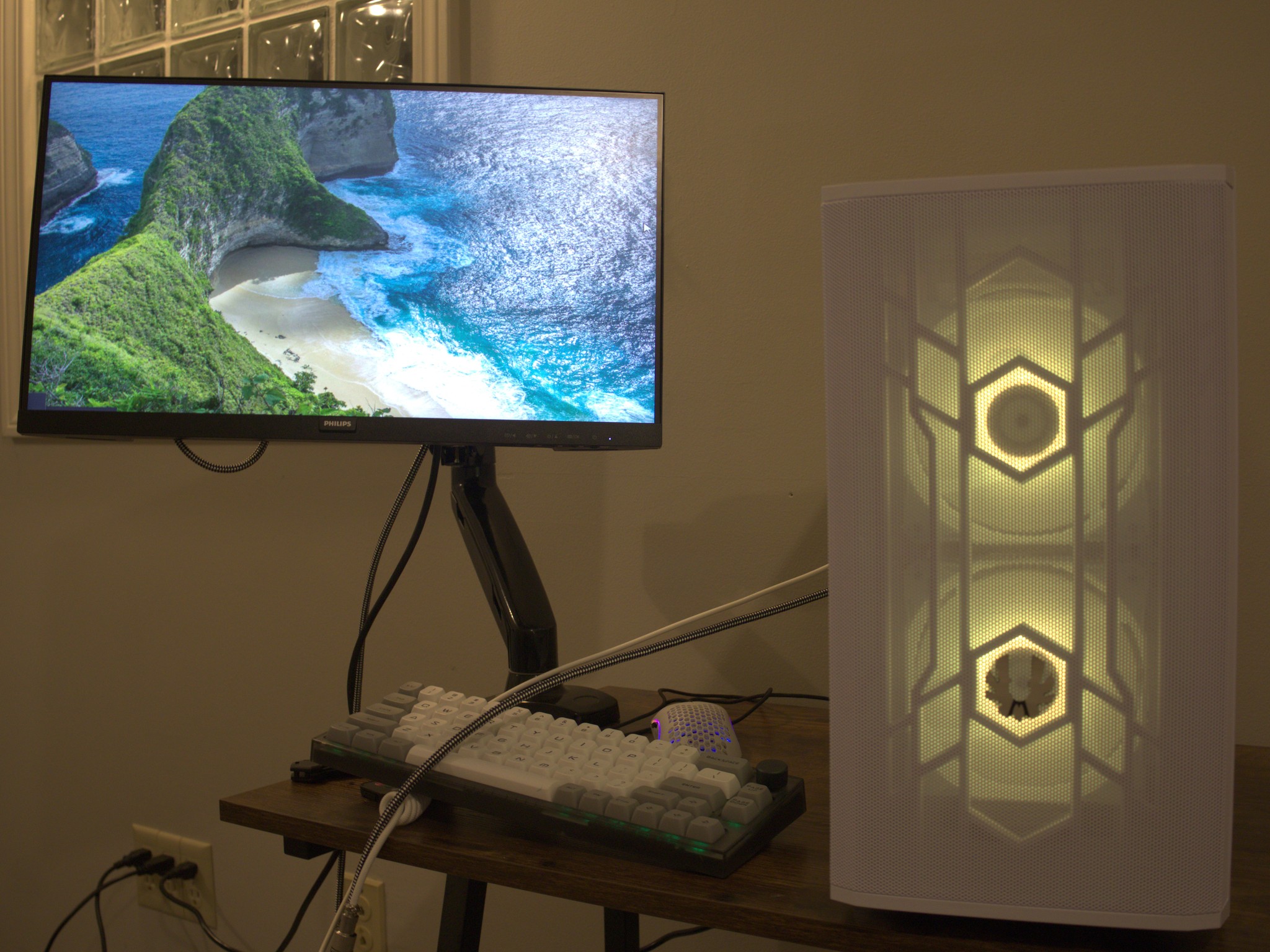 White Gaming PC – RTX 2060 • Ryzen 5 5500 • 16GB RAM • 1TB Samsung SSD