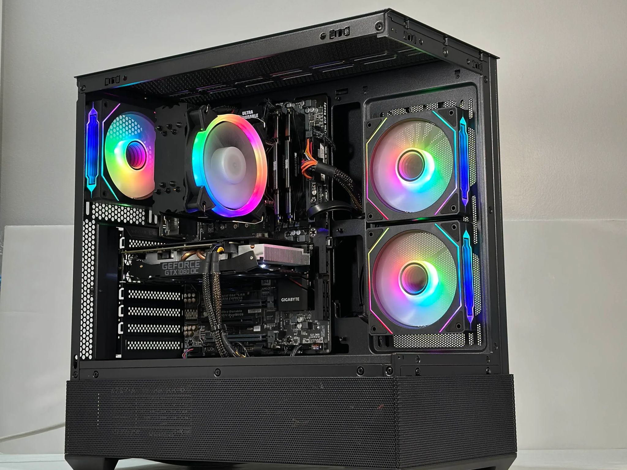 Intel i5-7400 | GTX 1060 3GB | 32GB RAM | 480GB SSD | WIFI | 1080p Black Gaming PC