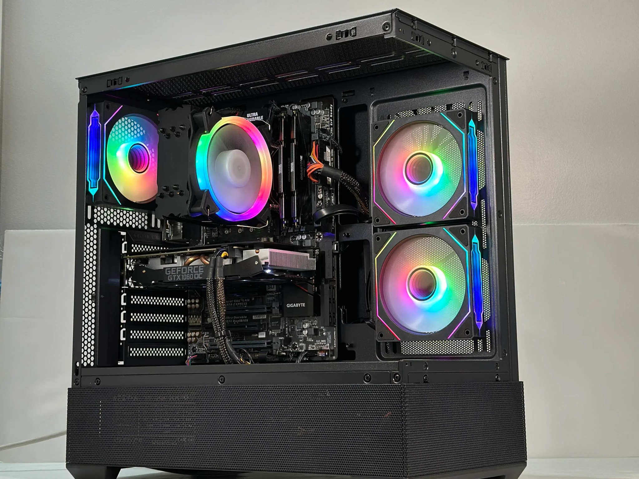 Intel i5-7400 | GTX 1060 3GB | 32GB RAM | 480GB SSD | WIFI | 1080p Black Gaming PC