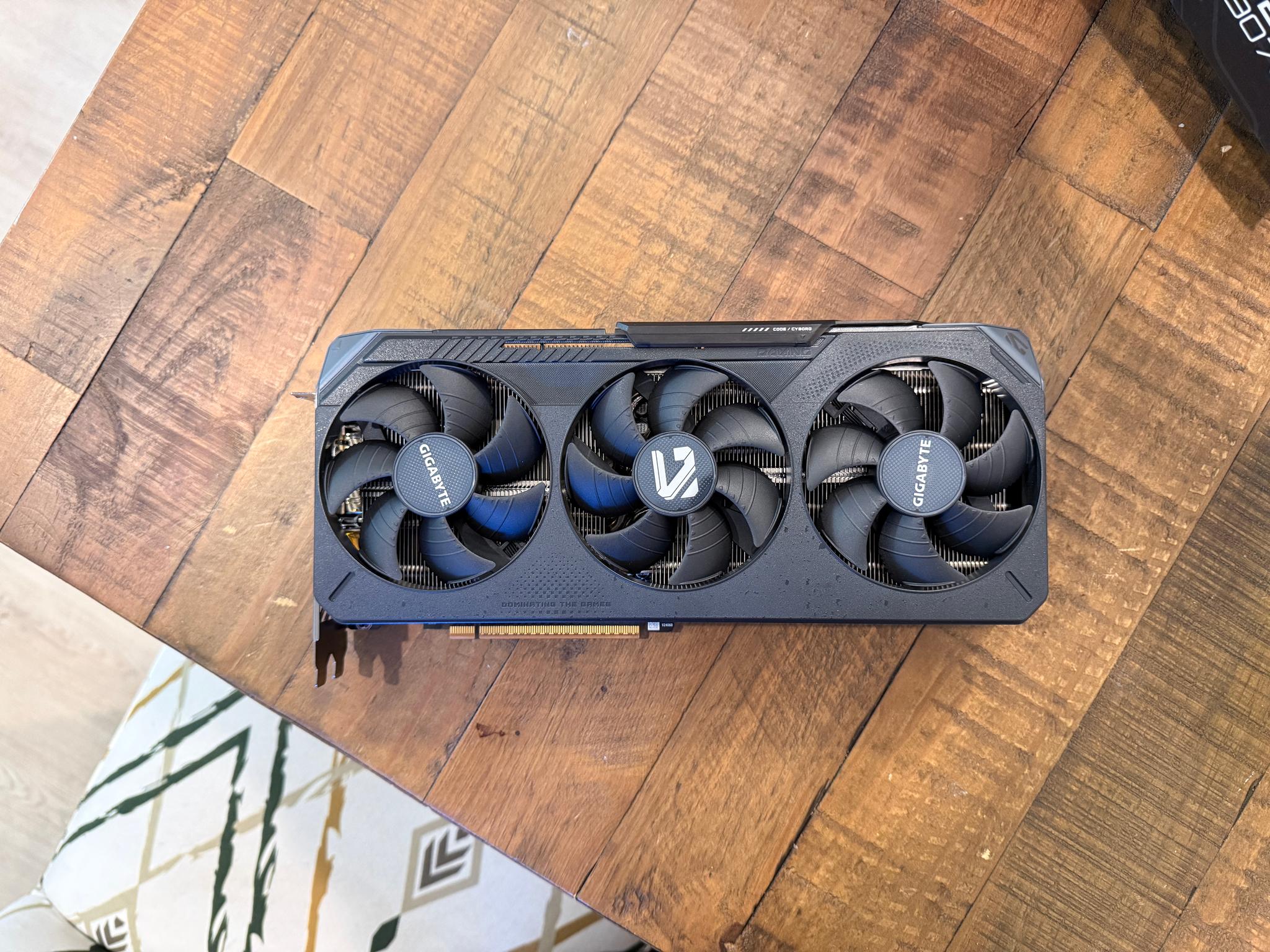 GIGABYTE RX 9070 XT GAMING OC 16G
