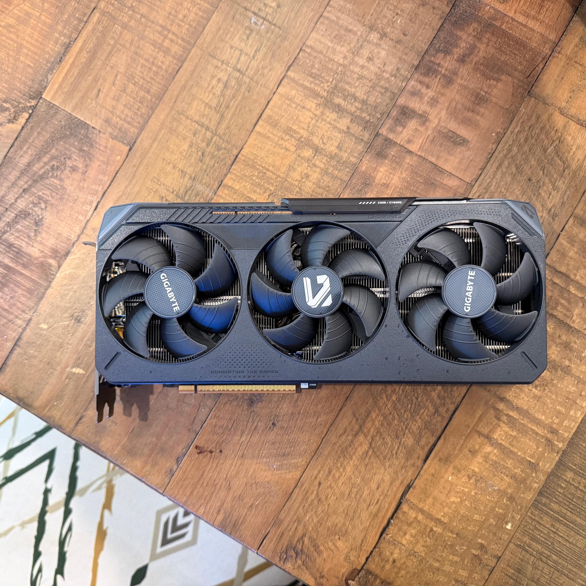 GIGABYTE RX 9070 XT GAMING OC 16G