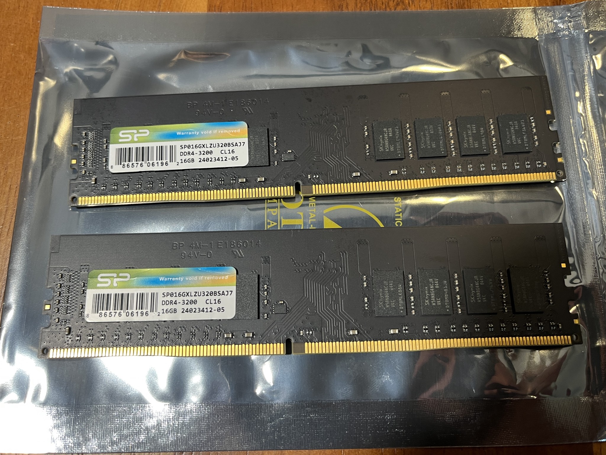Silicon Power 32GB (2x16GB) DDR4 3200MHz CL16 Desktop RAM SP016GXLZU320BSAJ7