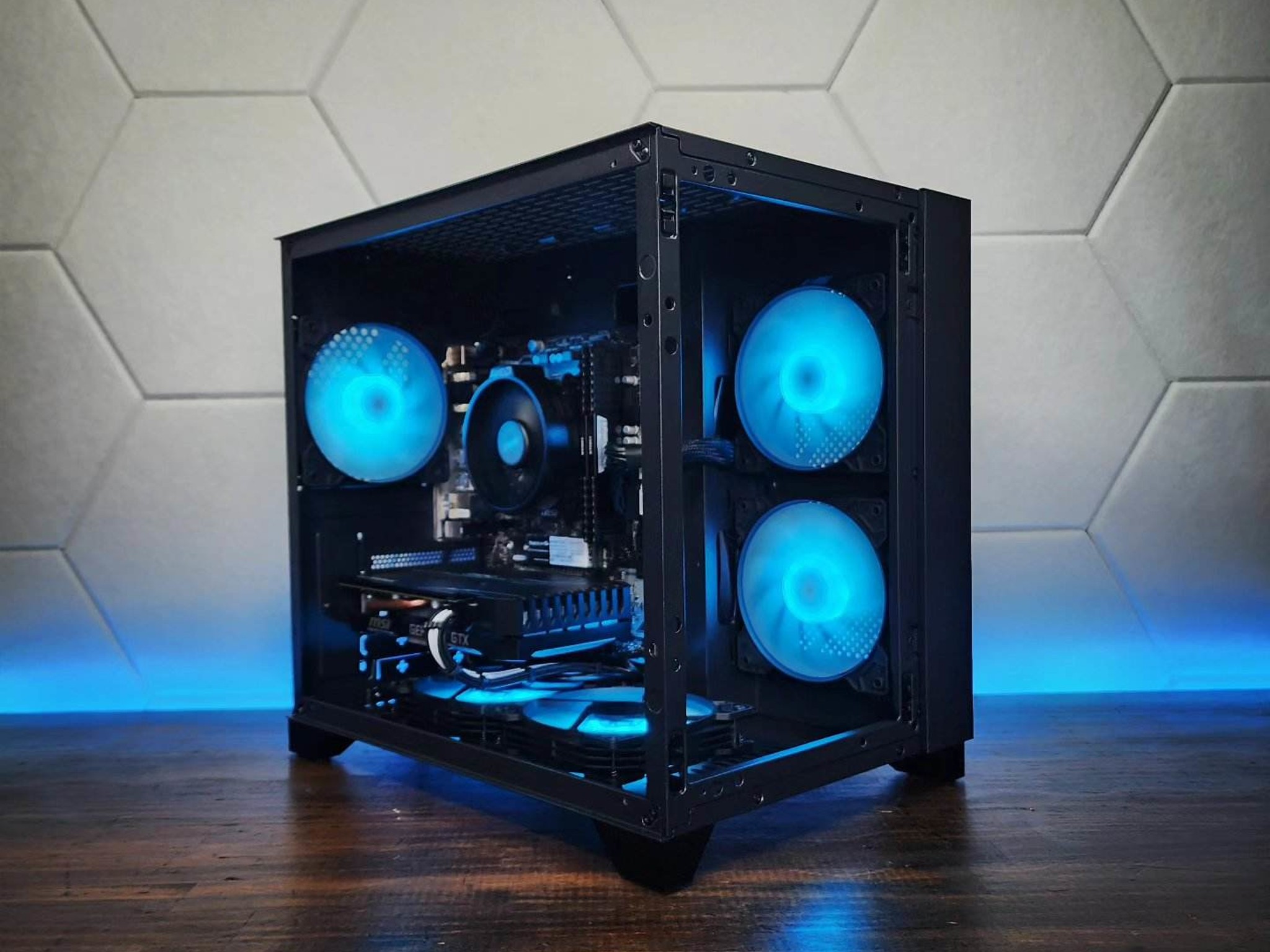 💙🖤💙 GTX 1660 Super // Ryzen 3 4100 // 16GB 3600MHz // 500GB NVMe Gen 4