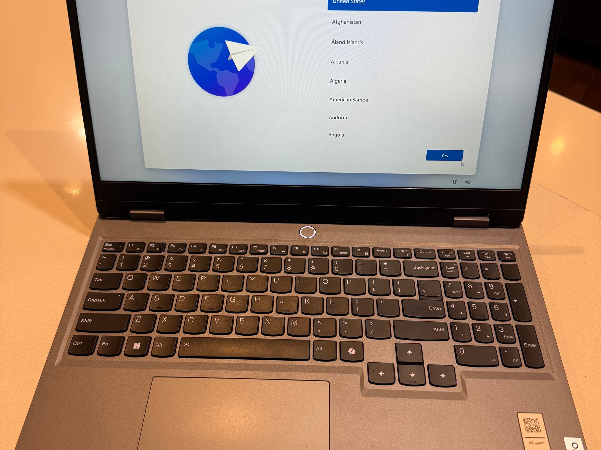 Lenovo Laptop LOQ 15.6" FHD 144Hz (Ryzen 5 7235HS, 12GB/512GB SSD, RTX 4050)