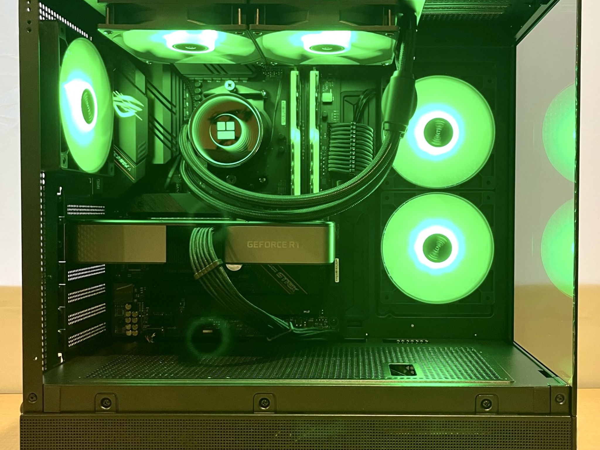 Vivid | RTX 3070, Ryzen 5, 32GB RAM, 1 TB Gaming PC