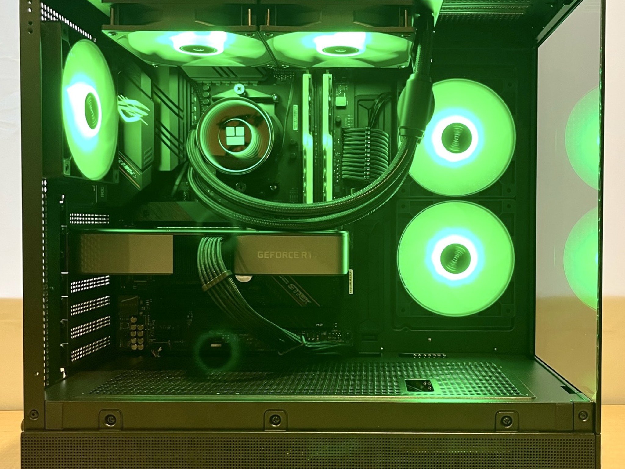 Vivid | RTX 3070, Ryzen 5, 32GB RAM, 1 TB Gaming PC