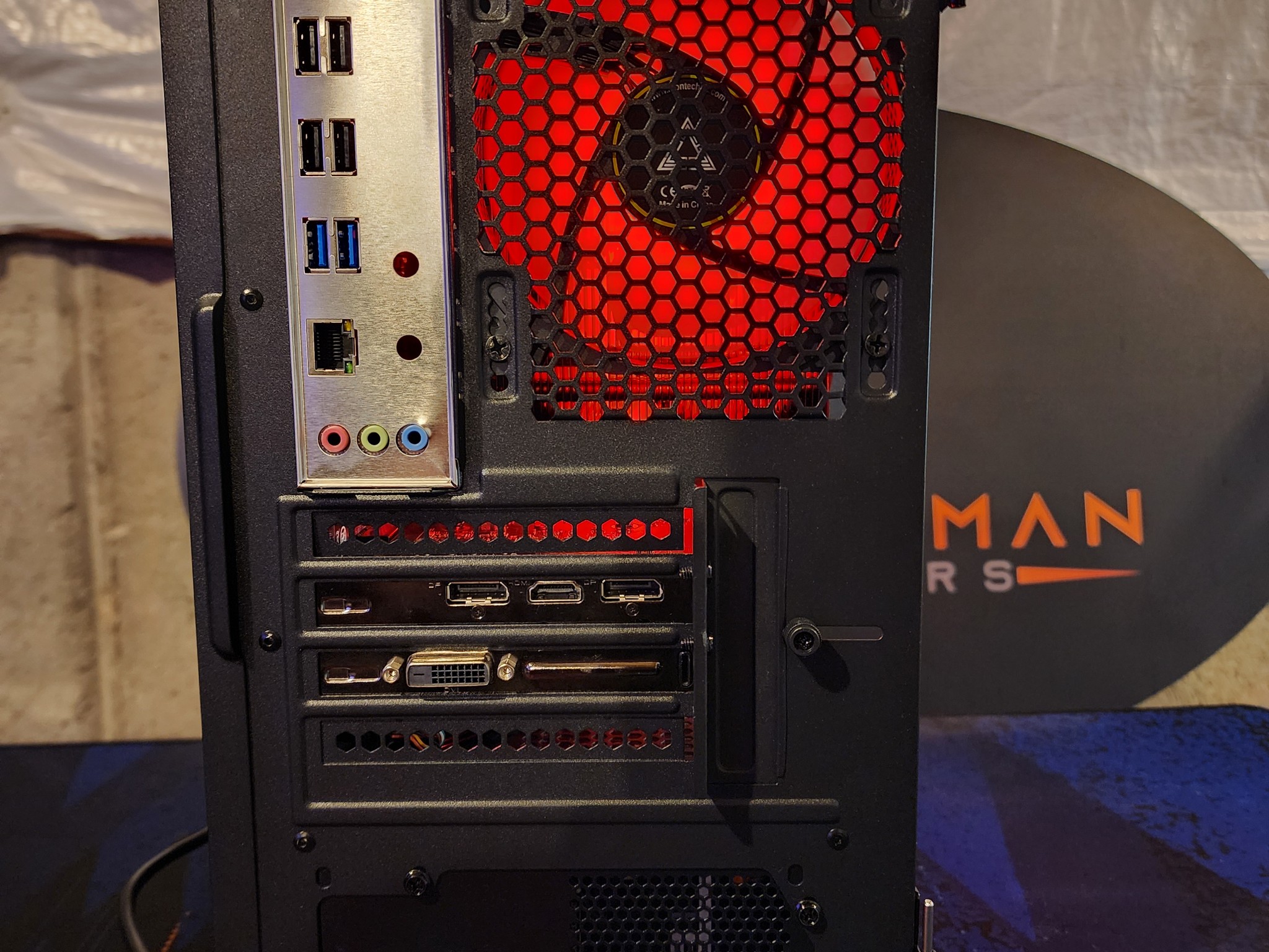 RTX 2060 SUPER / Intel Xeon E5-2680 v4(14 Cores/28 Threads) / 32GB RAM - Gaming PC