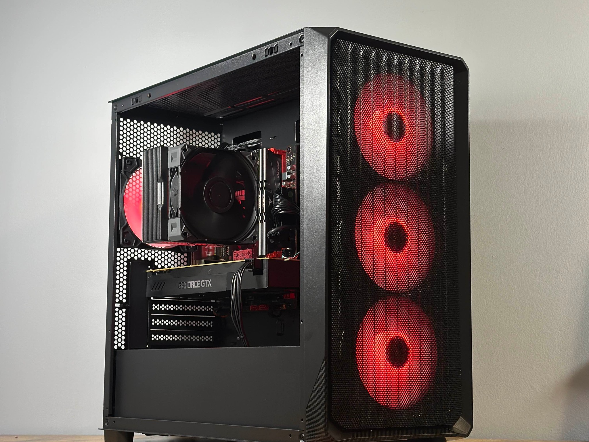 GTX 1070 8GB | Ryzen 5 4500 | 16GB DDR4 | 512GB SSD | Win11 | WIFI| 1080P Custom Gaming PC