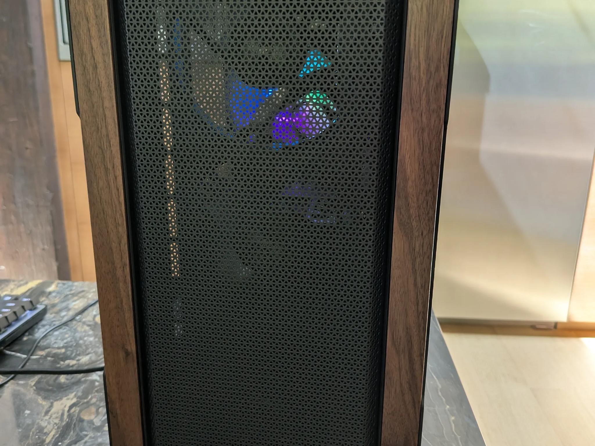 Walnut Wood RX 9070 PC - Intel Core i5 13th Gen, AMD Radeon RX 9070, 32 GB RAM, 4 TB SSD