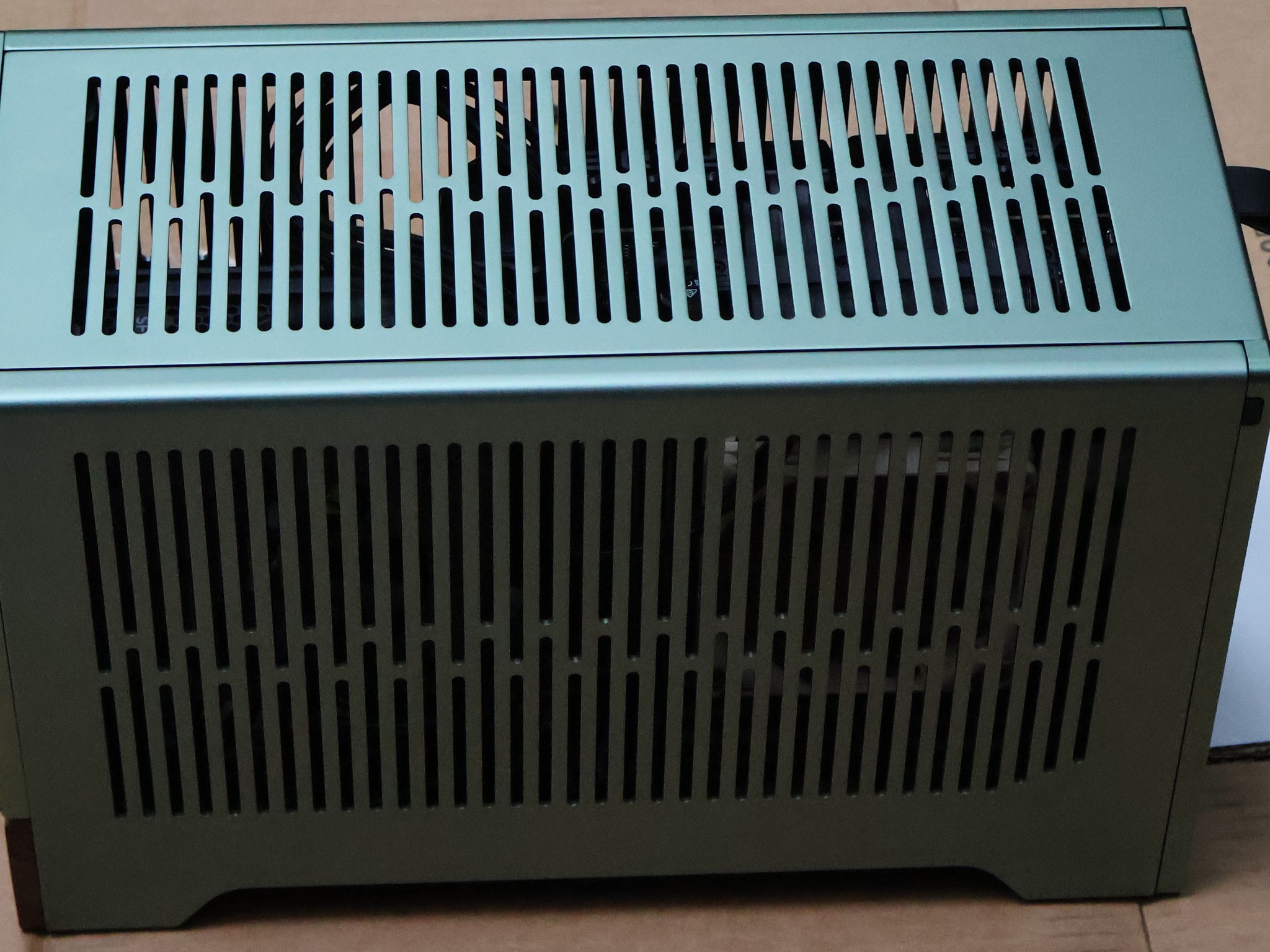 Steam OS powered 9060XT 16GB Mini ITX build, Fractal Design Terra and R5 5600G, 16GB RAM, 2TB SSD