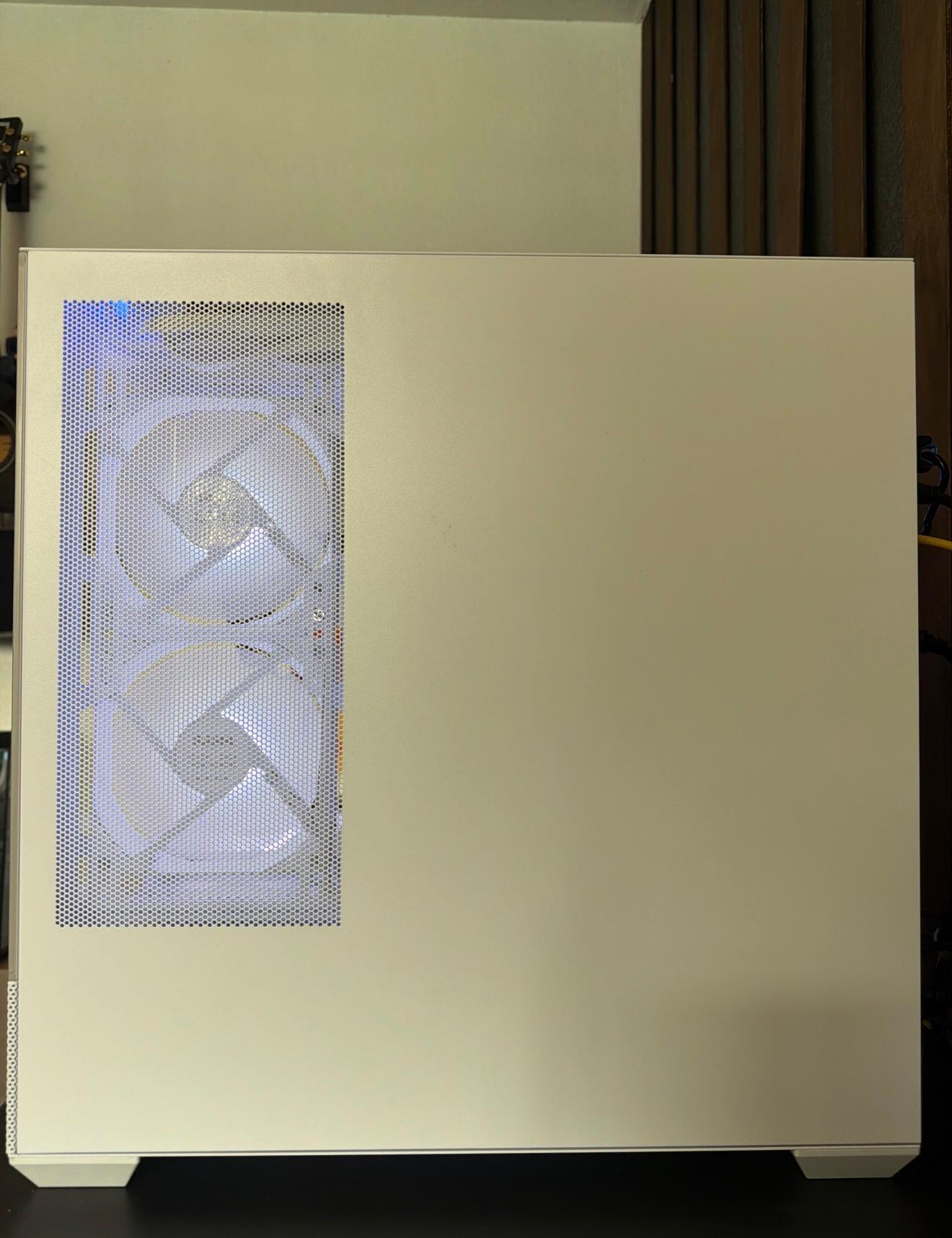 RX 6600xt, Ryzen 5500 White Gaming PC
