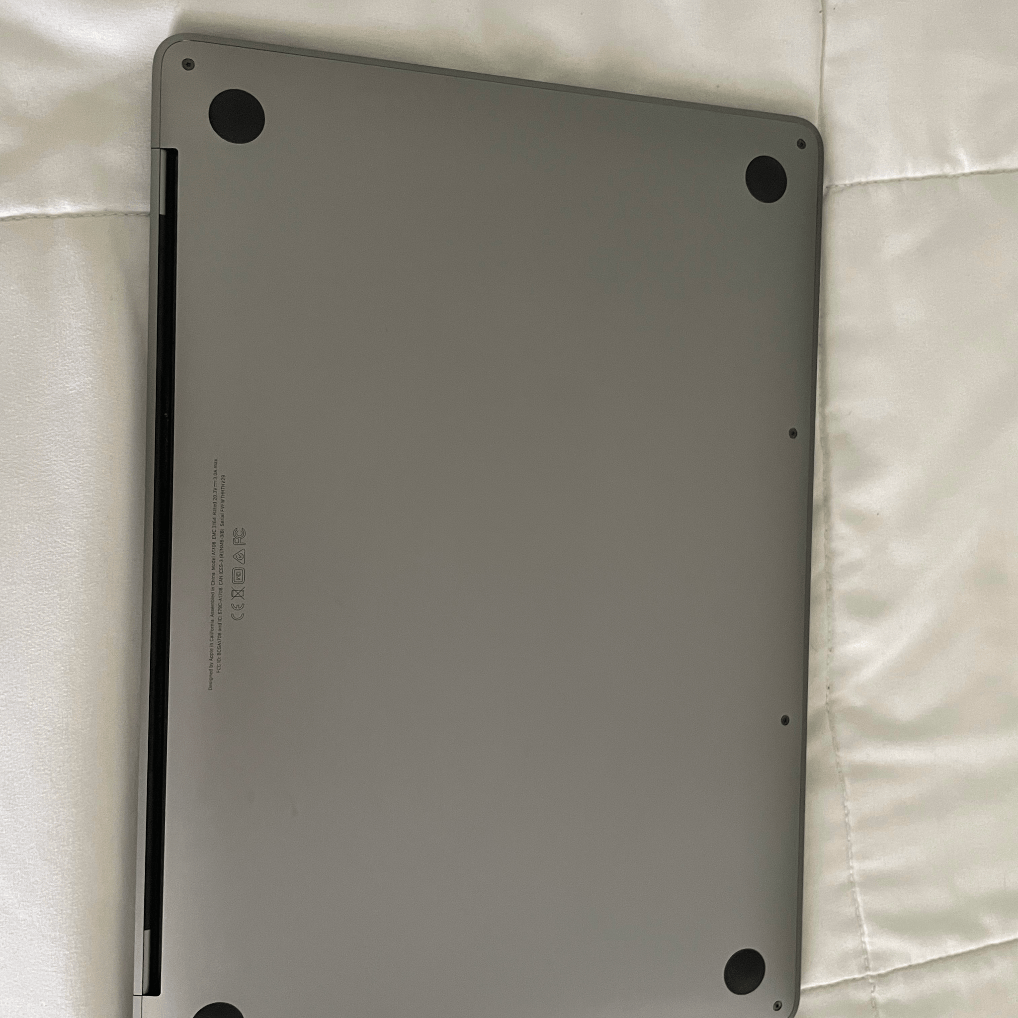 2017 MacBook Pro, barely used! Only 158 cycle counts.