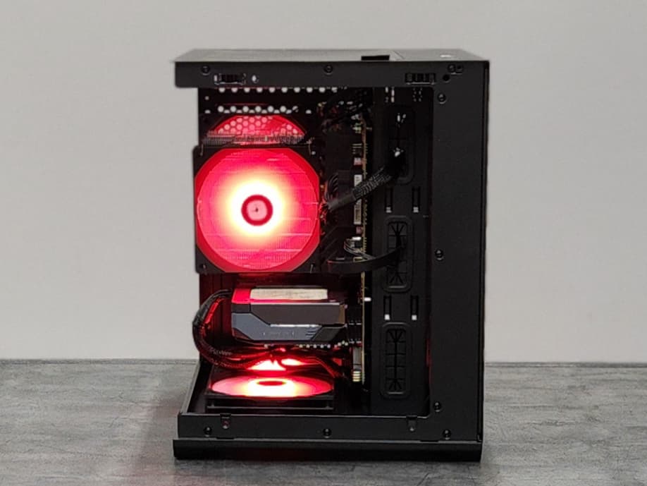 Ryzen 7 5800XT | RX 9060 XT | Gaming PC