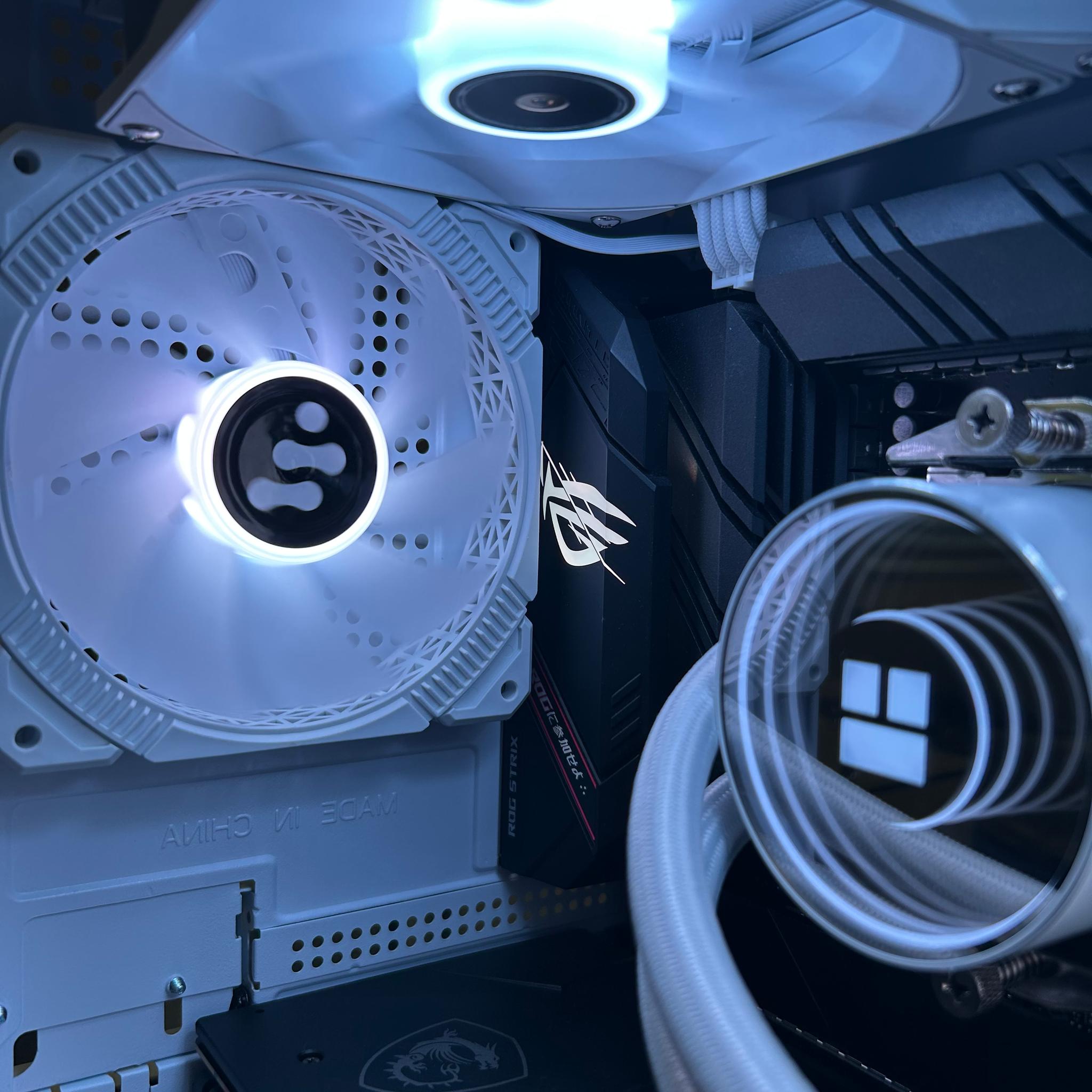 1440p Ultra Desktop – Clean White RGB Build, Ready to Play