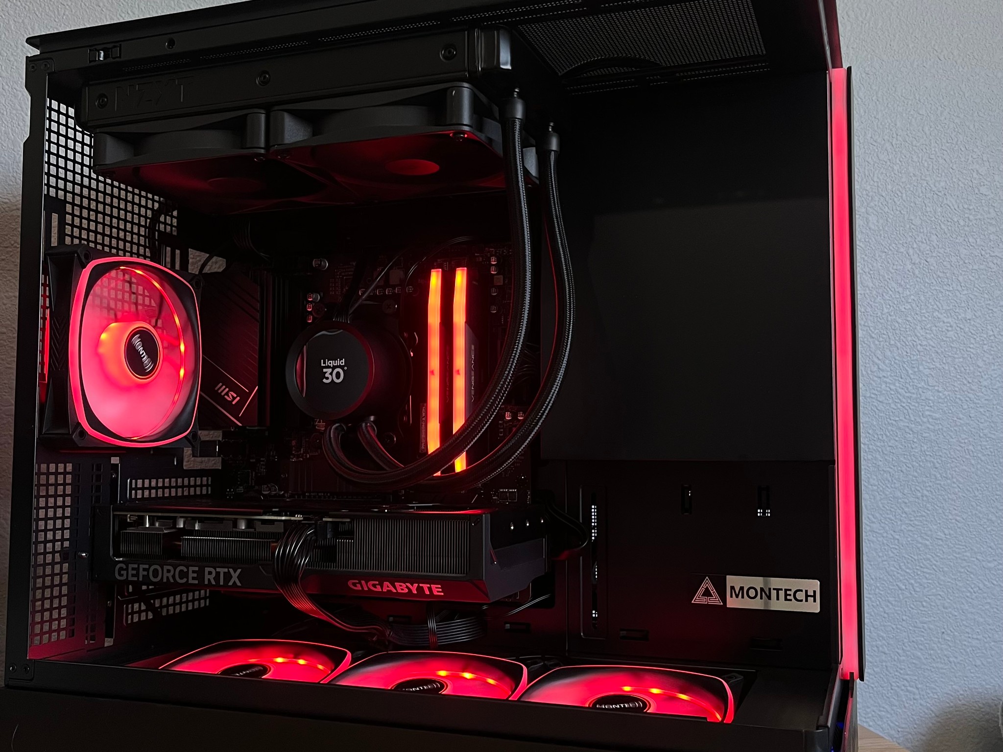 Gaming PC - RTX 4070 | 7600x | 32gb DDR5 | 1TB NVME